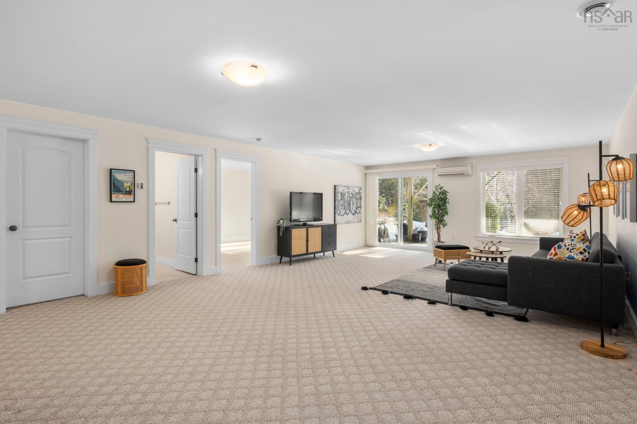 $675,000.00: 14 Kirkwood Court, Bedford