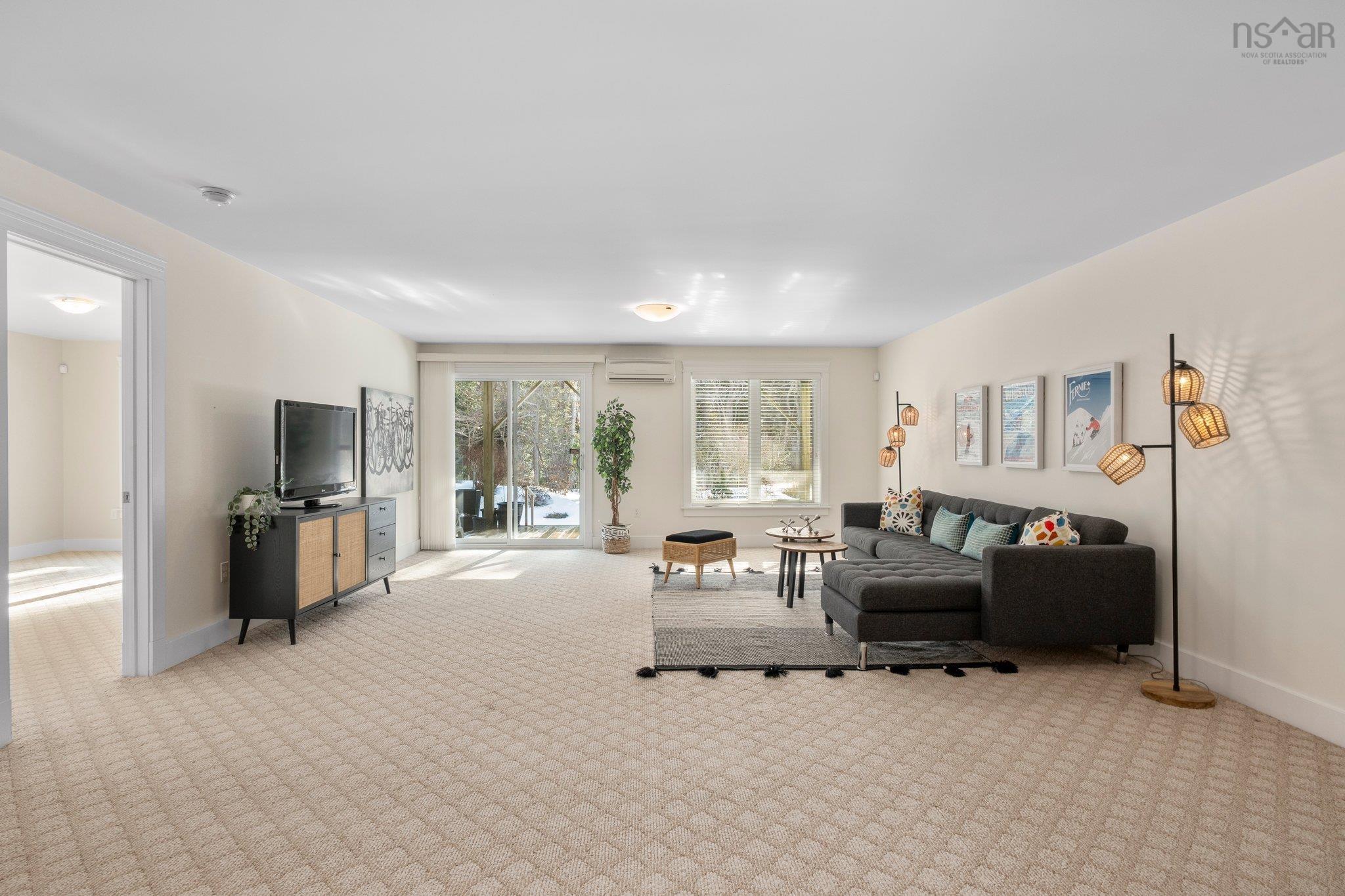$675,000.00: 14 Kirkwood Court, Bedford