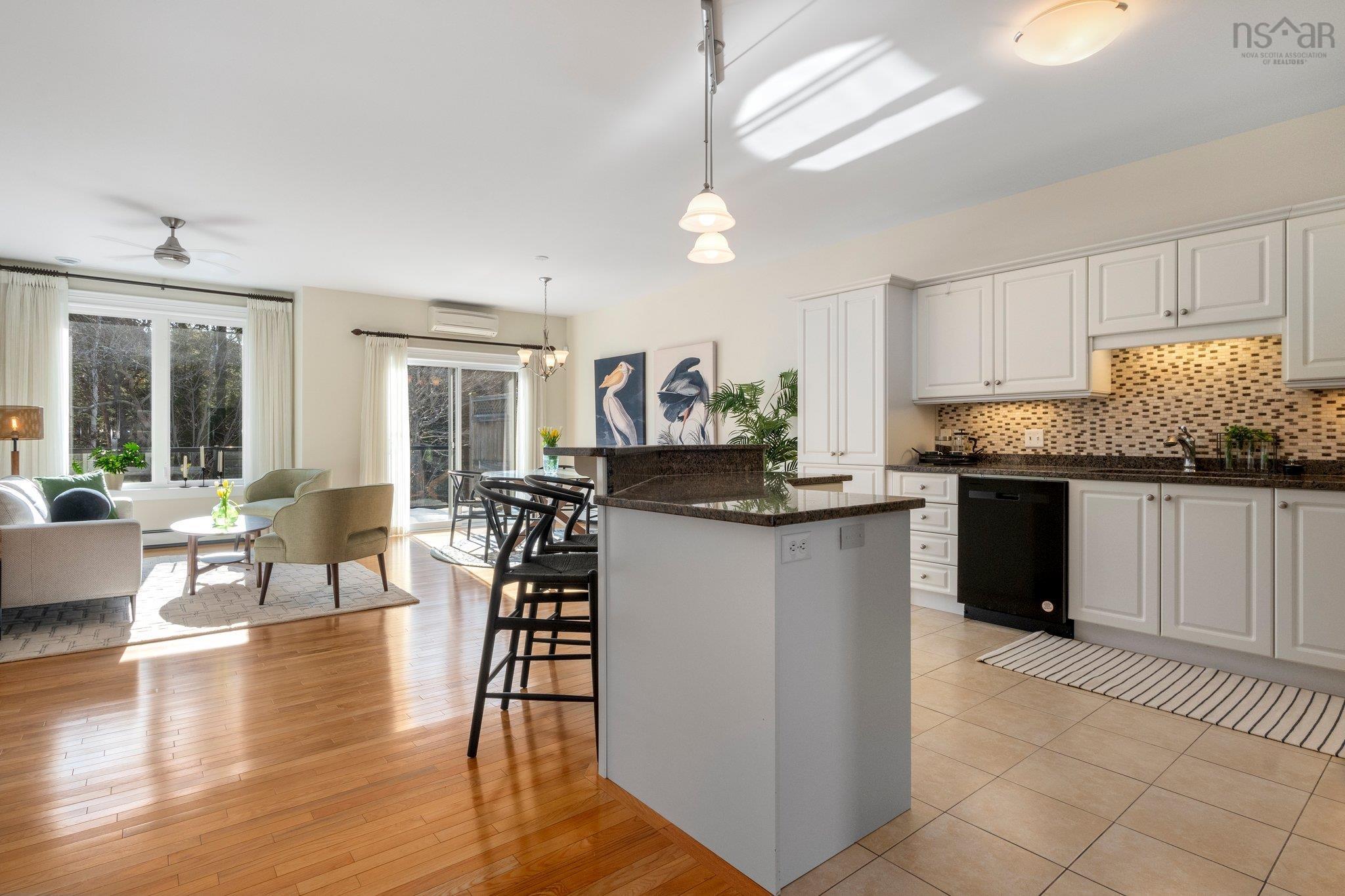 $675,000.00: 14 Kirkwood Court, Bedford