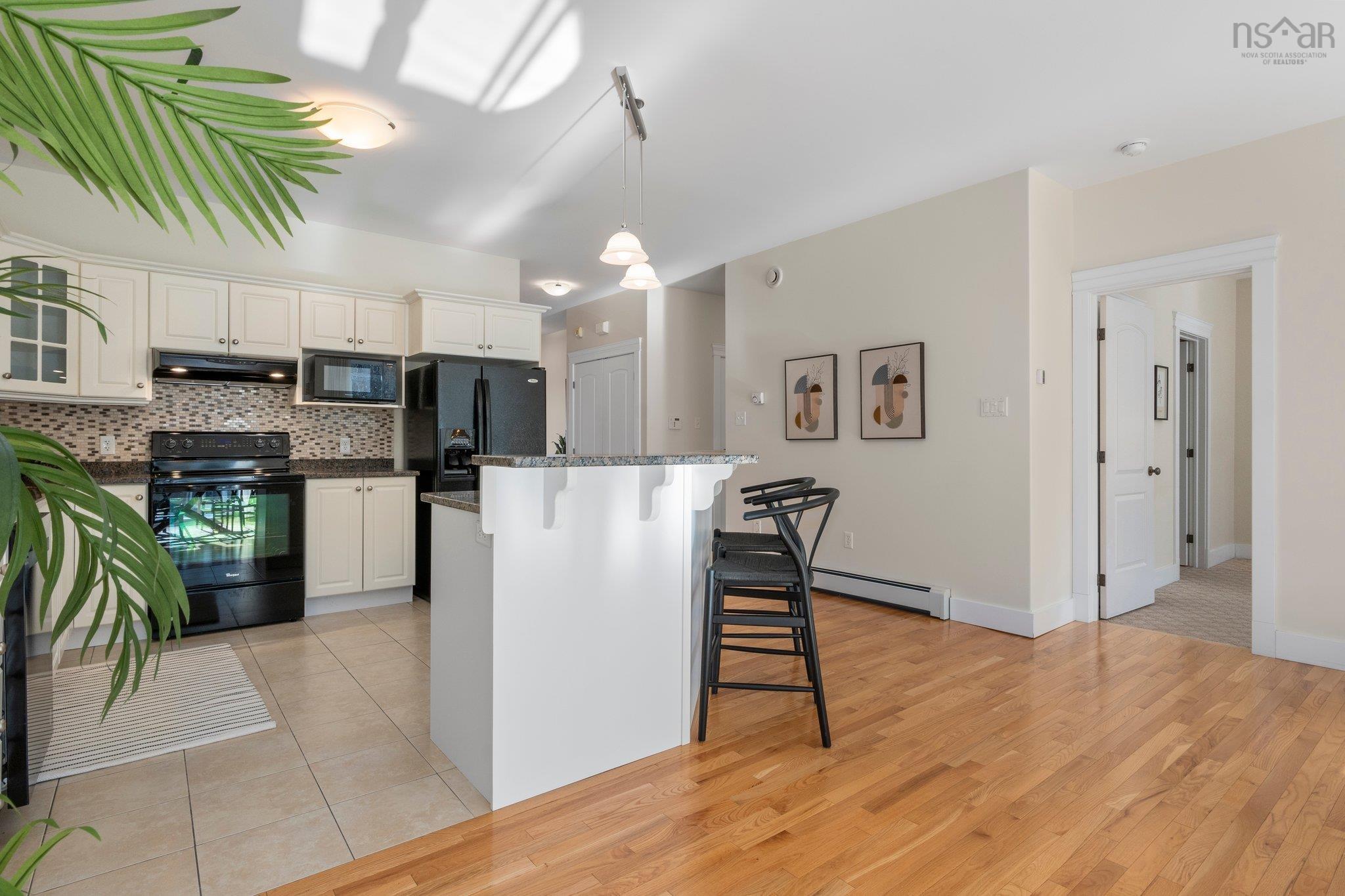 $675,000.00: 14 Kirkwood Court, Bedford