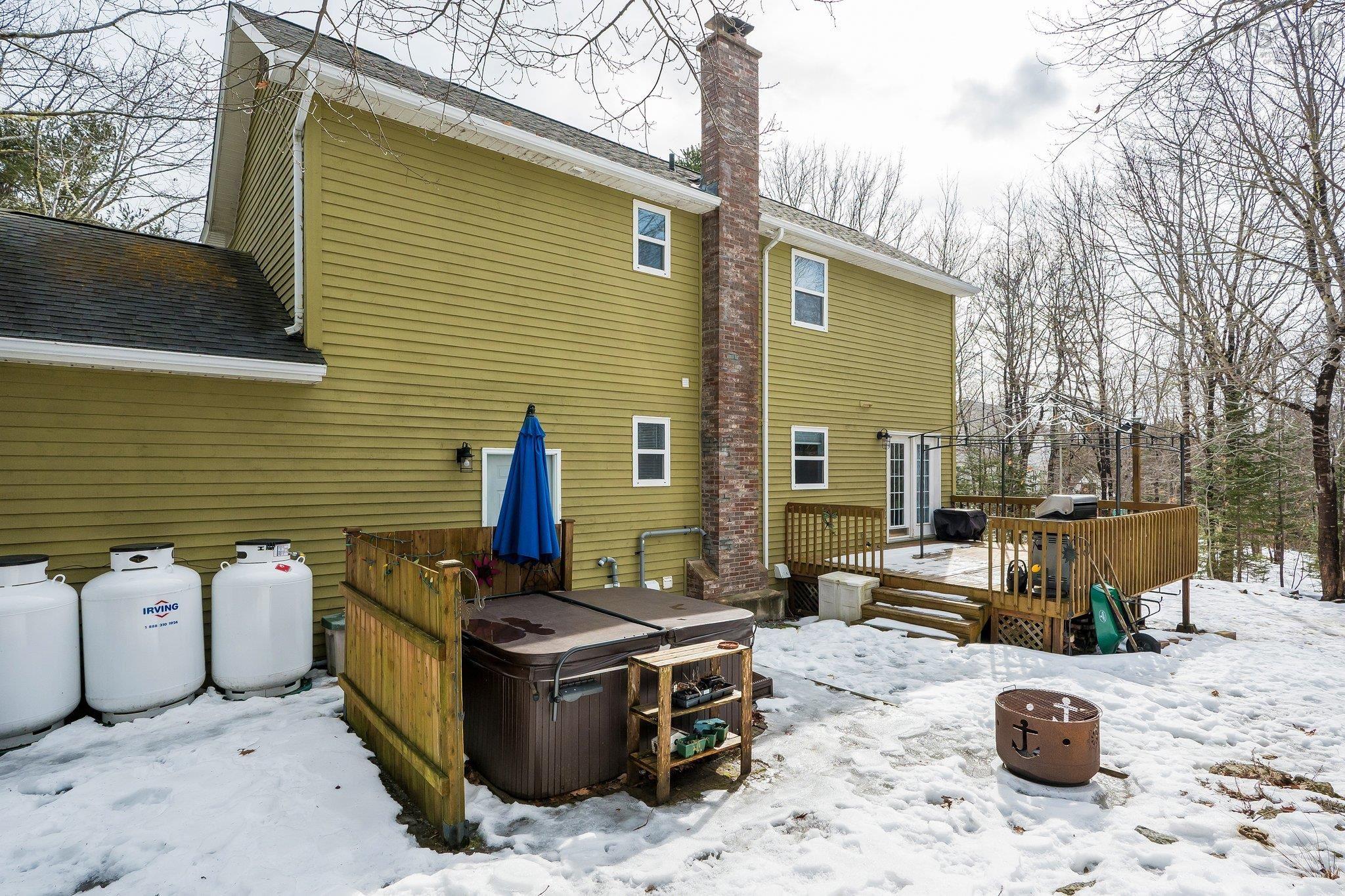 $649,000.00: 290 Buckingham Drive, Stillwater Lake
