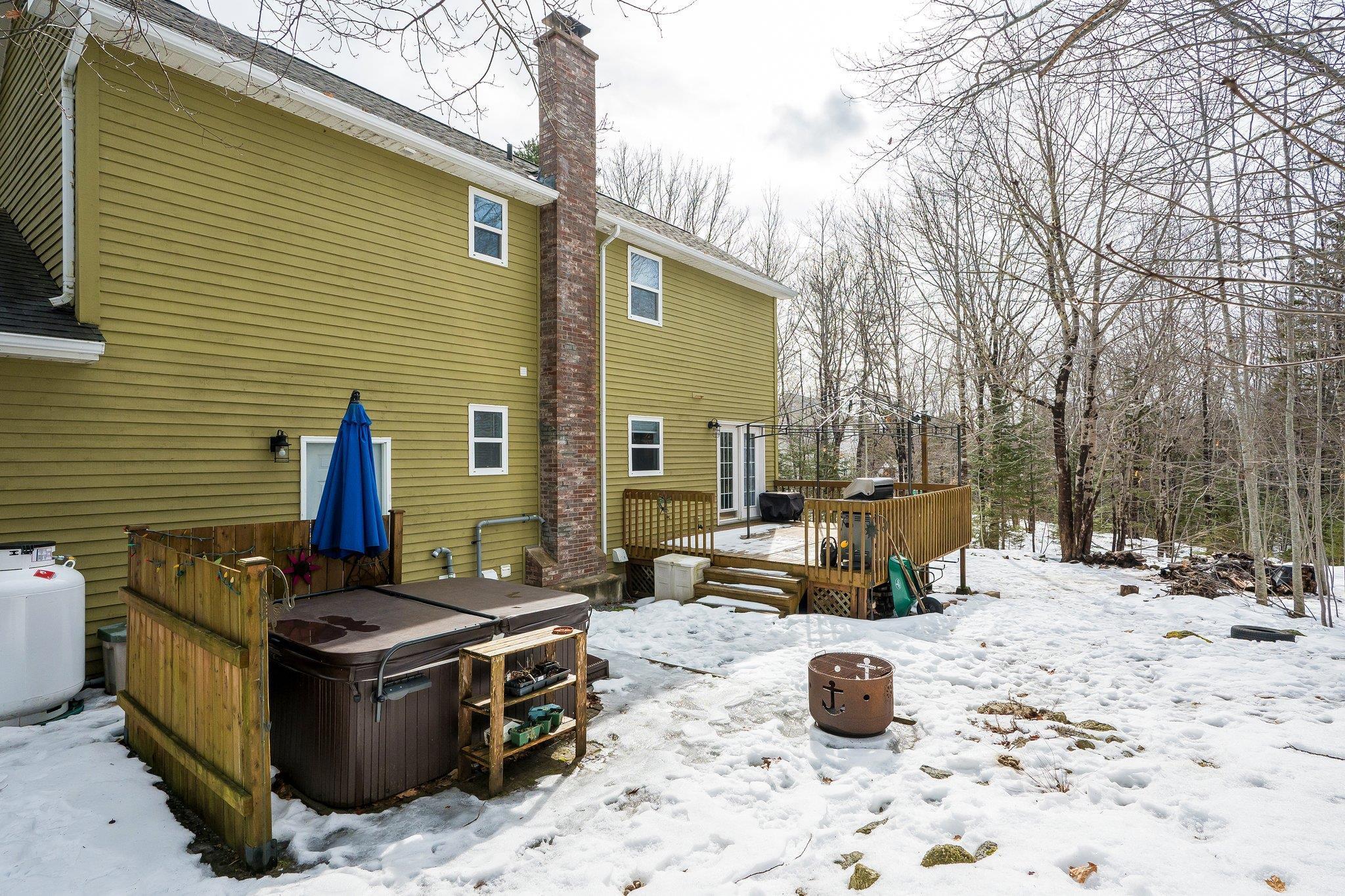 $649,000.00: 290 Buckingham Drive, Stillwater Lake