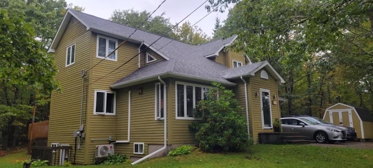 $649,000.00: 290 Buckingham Drive, Stillwater Lake