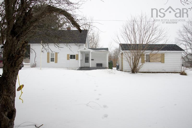 $285,000.00: 287 Oakdene Avenue, North Kentville