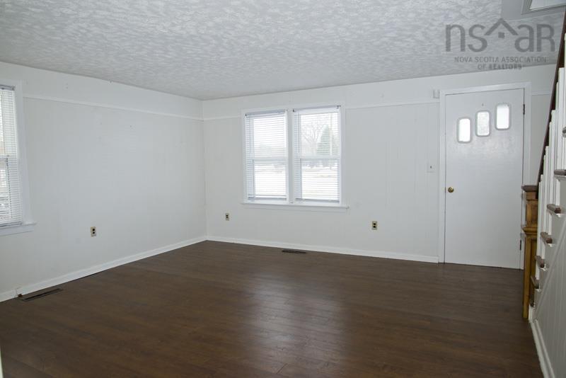 $285,000.00: 287 Oakdene Avenue, North Kentville
