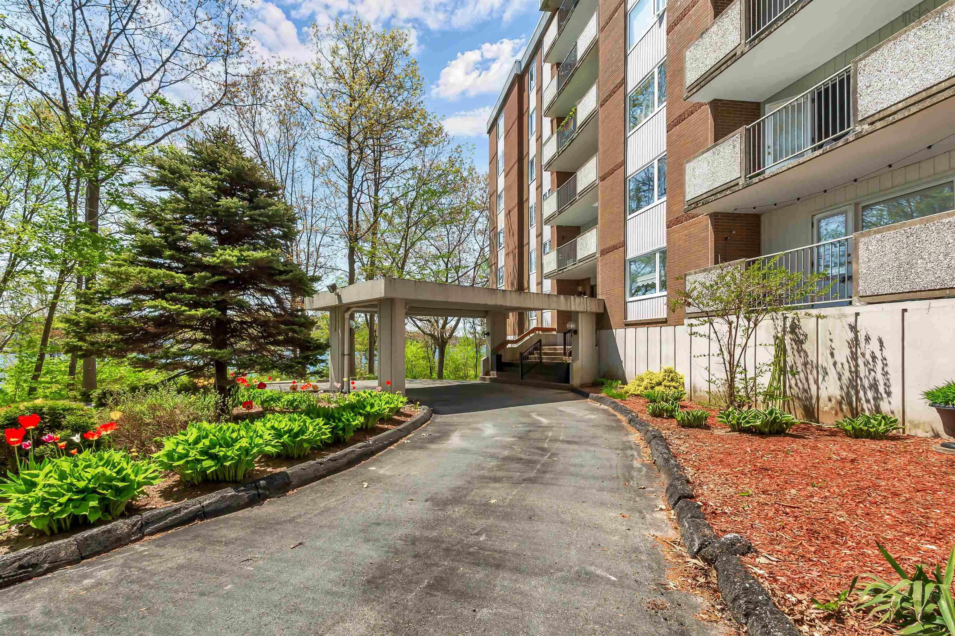 $329,900.00: 506 26 Brookdale Cres, Dartmouth, Dartmouth