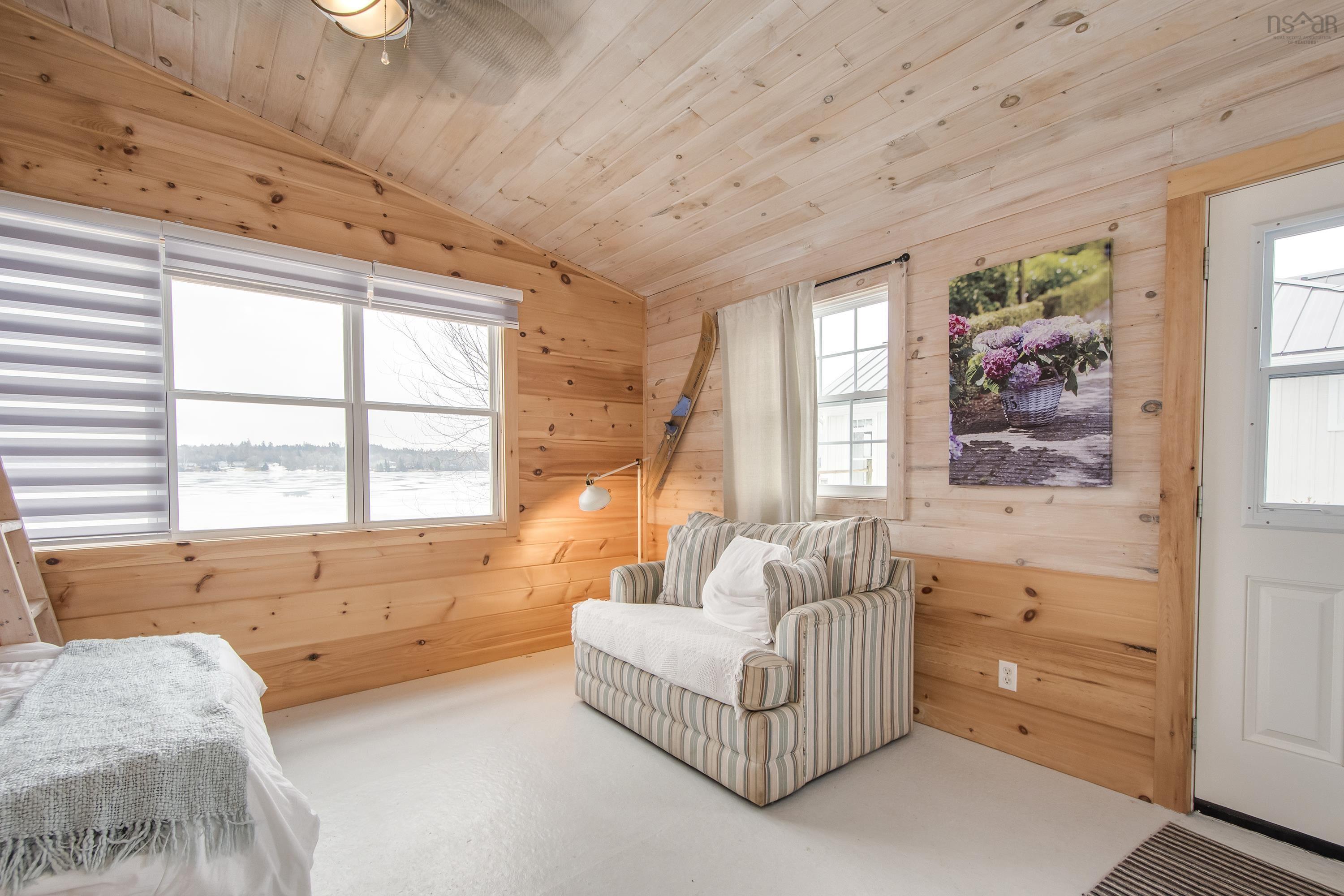 $1,999,999.00: 60 Post Office Road, Porters Lake