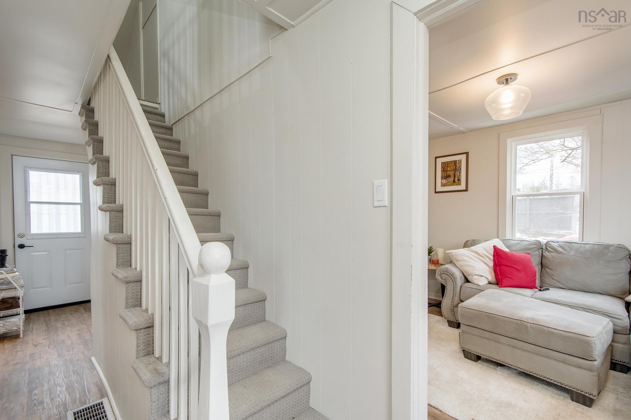 $1,999,999.00: 60 Post Office Road, Porters Lake