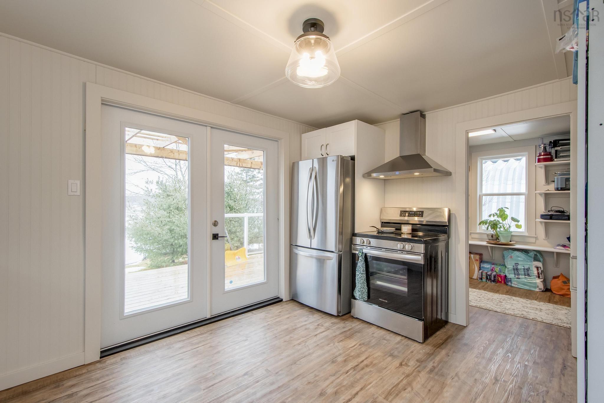 $1,999,999.00: 60 Post Office Road, Porters Lake
