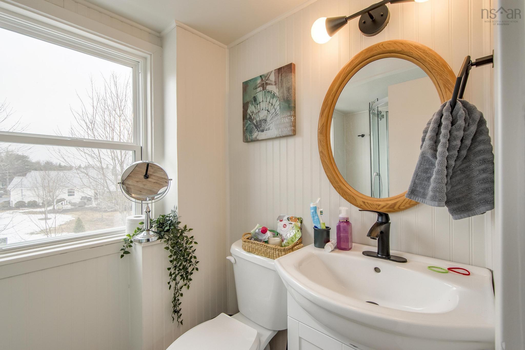 $1,999,999.00: 60 Post Office Road, Porters Lake