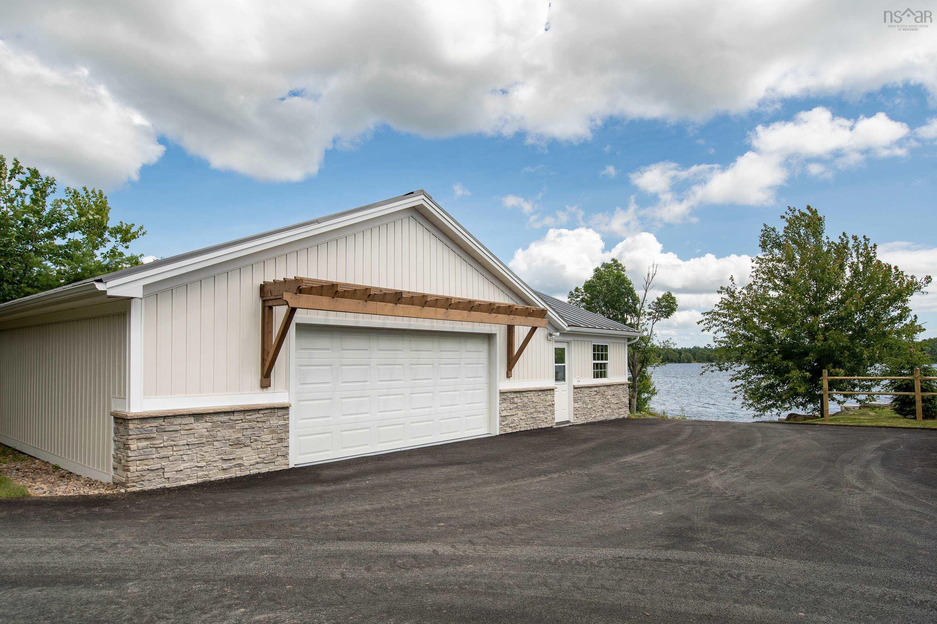 $1,999,999.00: 60 Post Office Road, Porters Lake