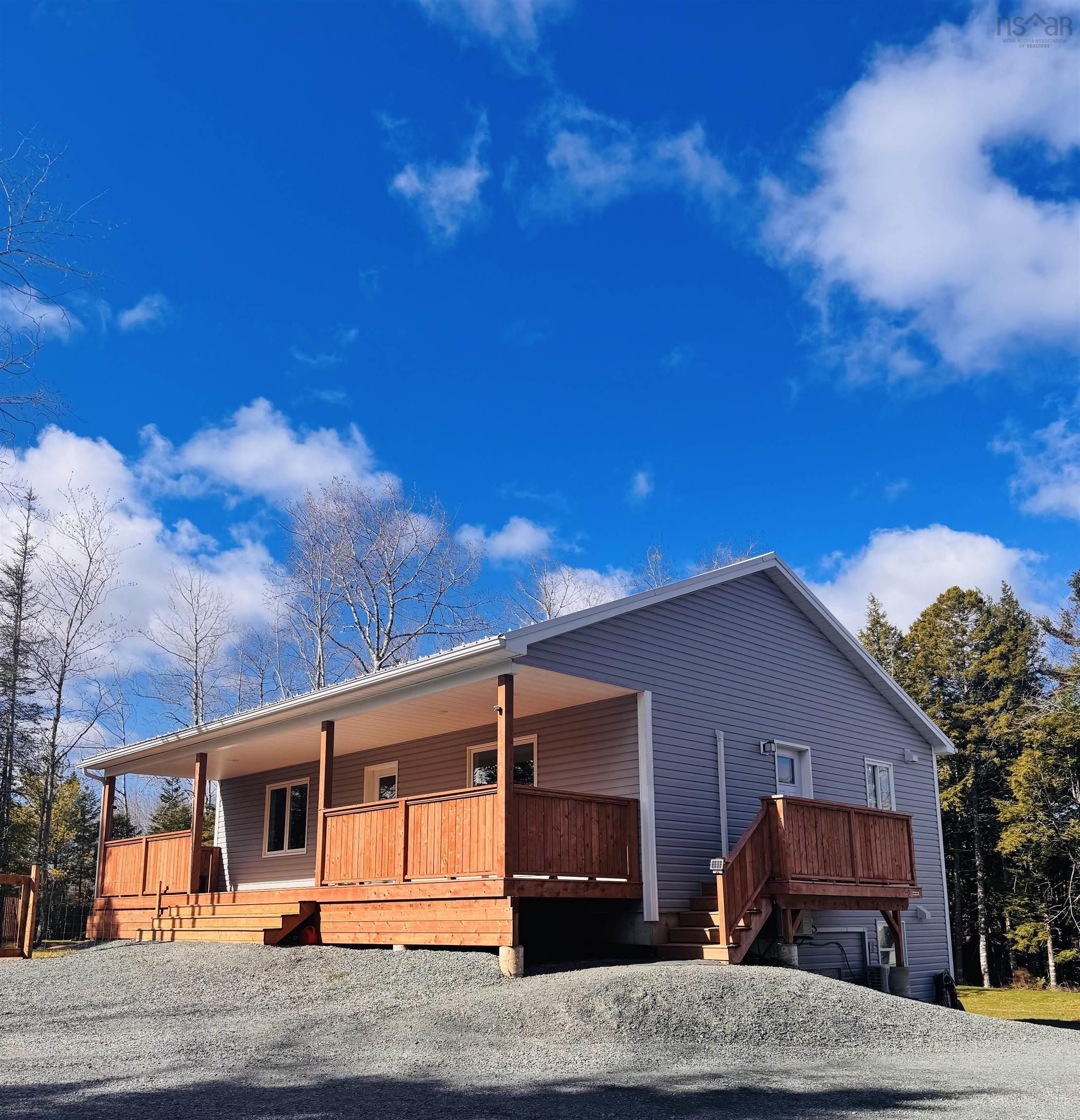$639,000.00: 16 Robyn Drive, Nine Mile River