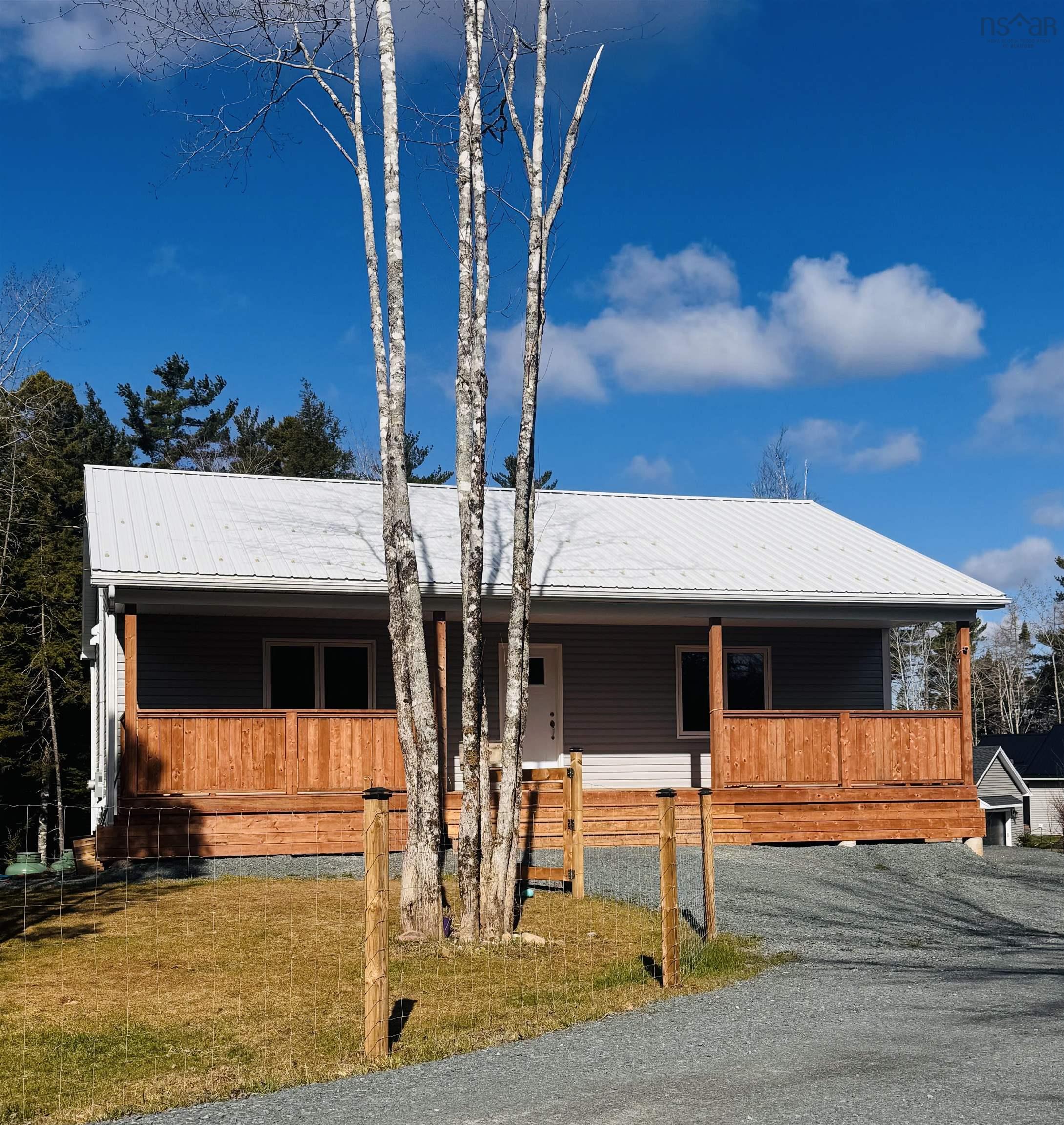 $639,000.00: 16 Robyn Drive, Nine Mile River