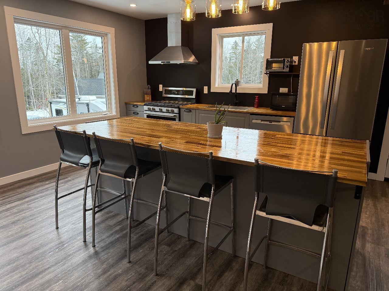 $639,000.00: 16 Robyn Drive, Nine Mile River