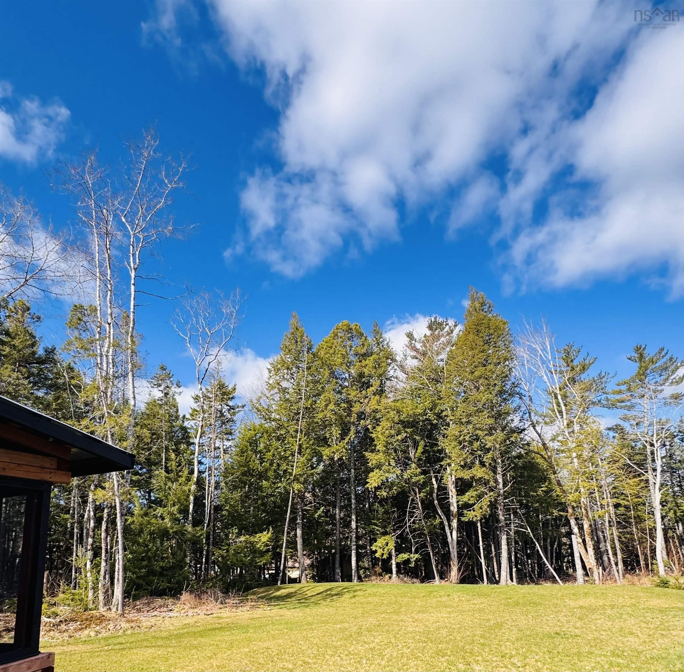 $639,000.00: 16 Robyn Drive, Nine Mile River