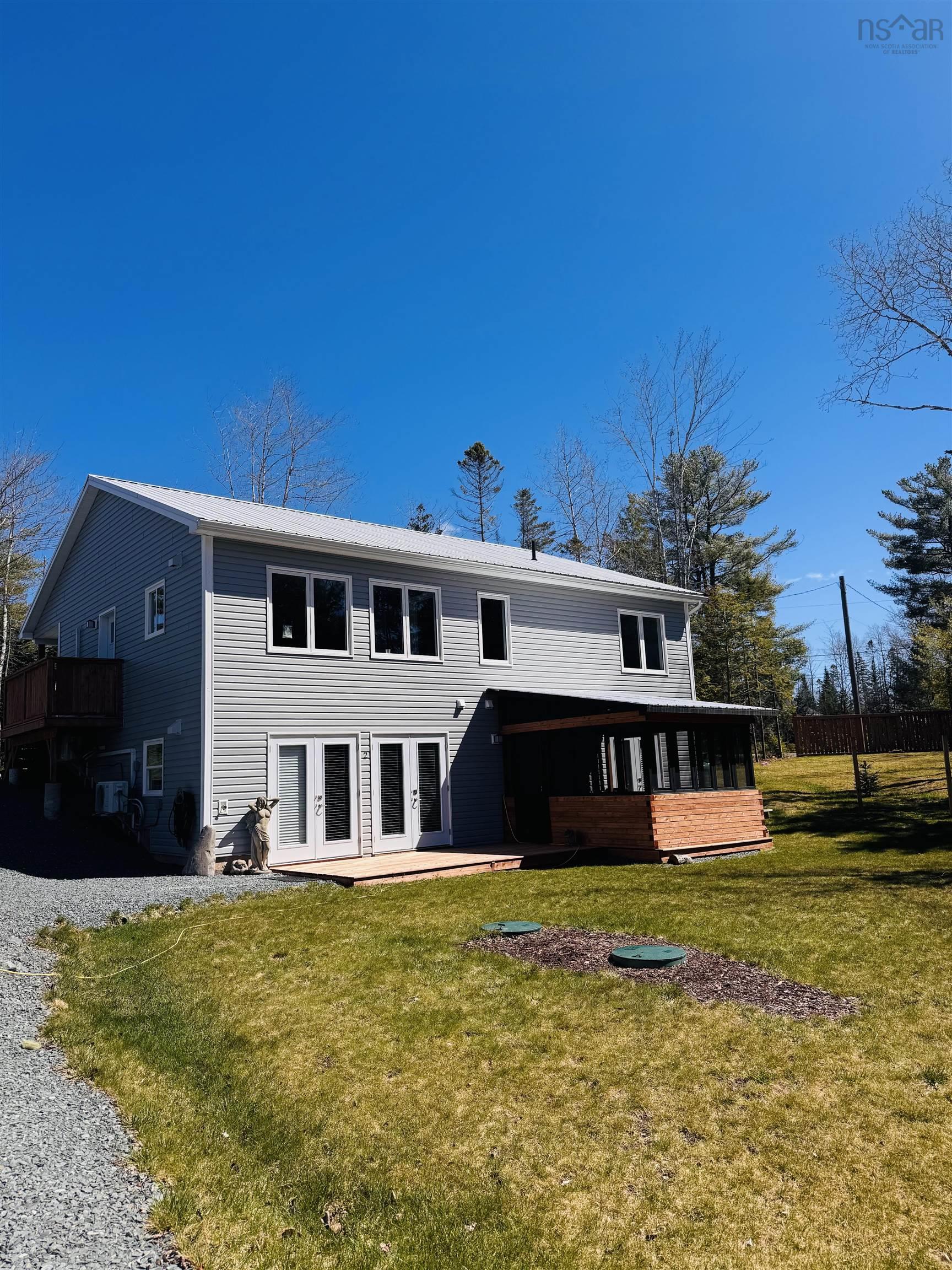 $639,000.00: 16 Robyn Drive, Nine Mile River