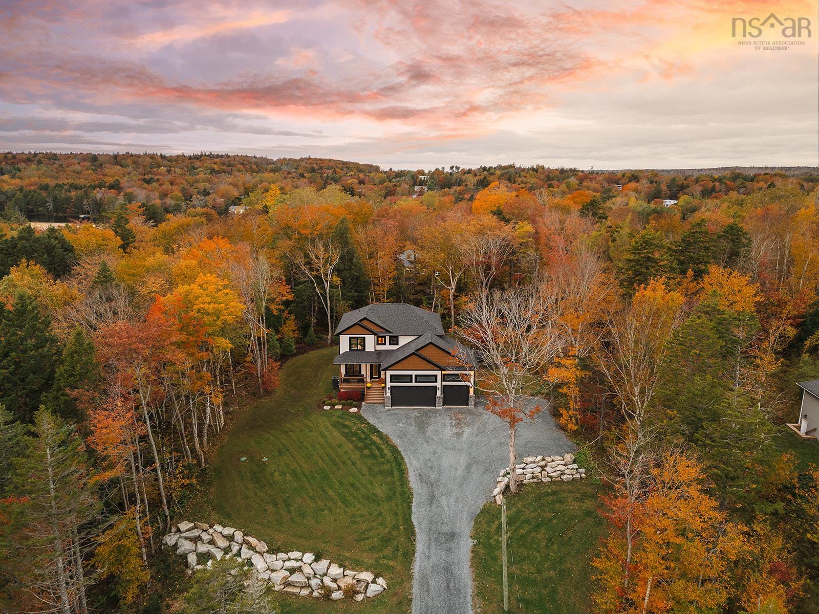 $944,900.00: 450 Paula Drive, Hammonds Plains