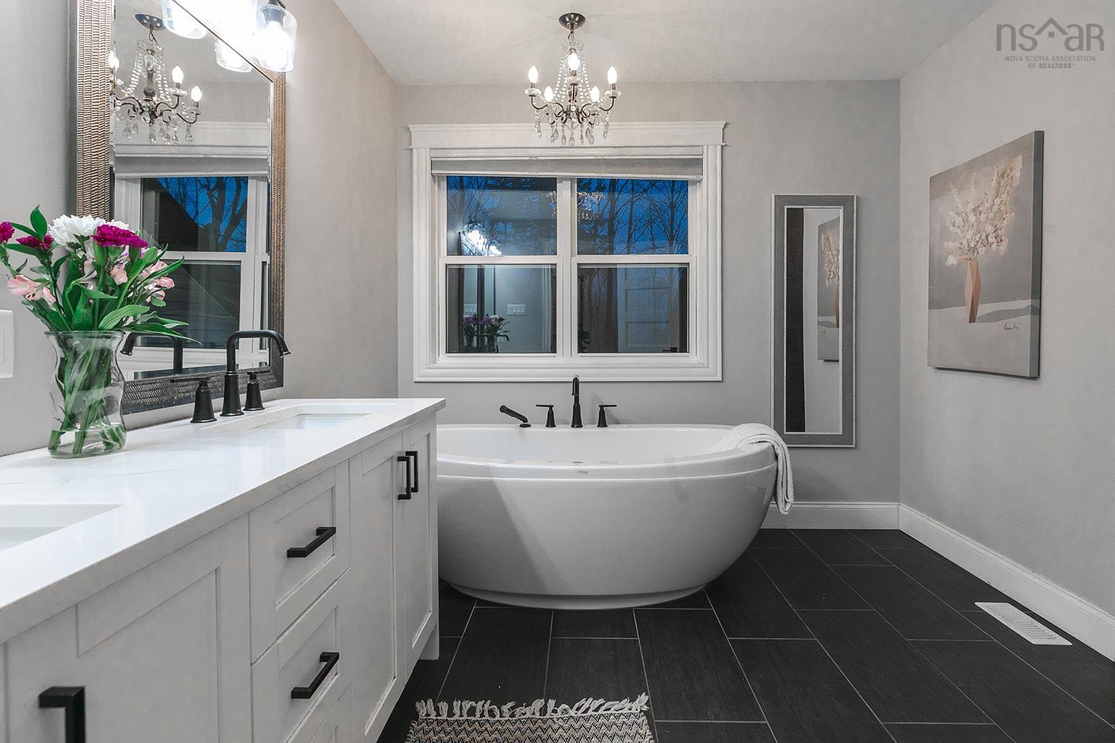 $944,900.00: 450 Paula Drive, Hammonds Plains