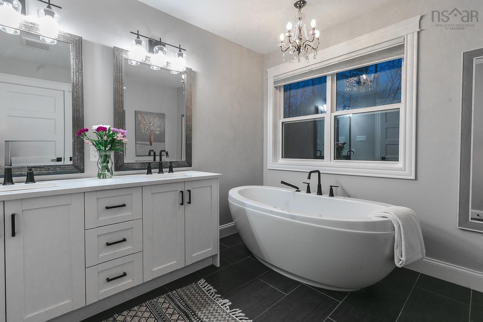 $944,900.00: 450 Paula Drive, Hammonds Plains