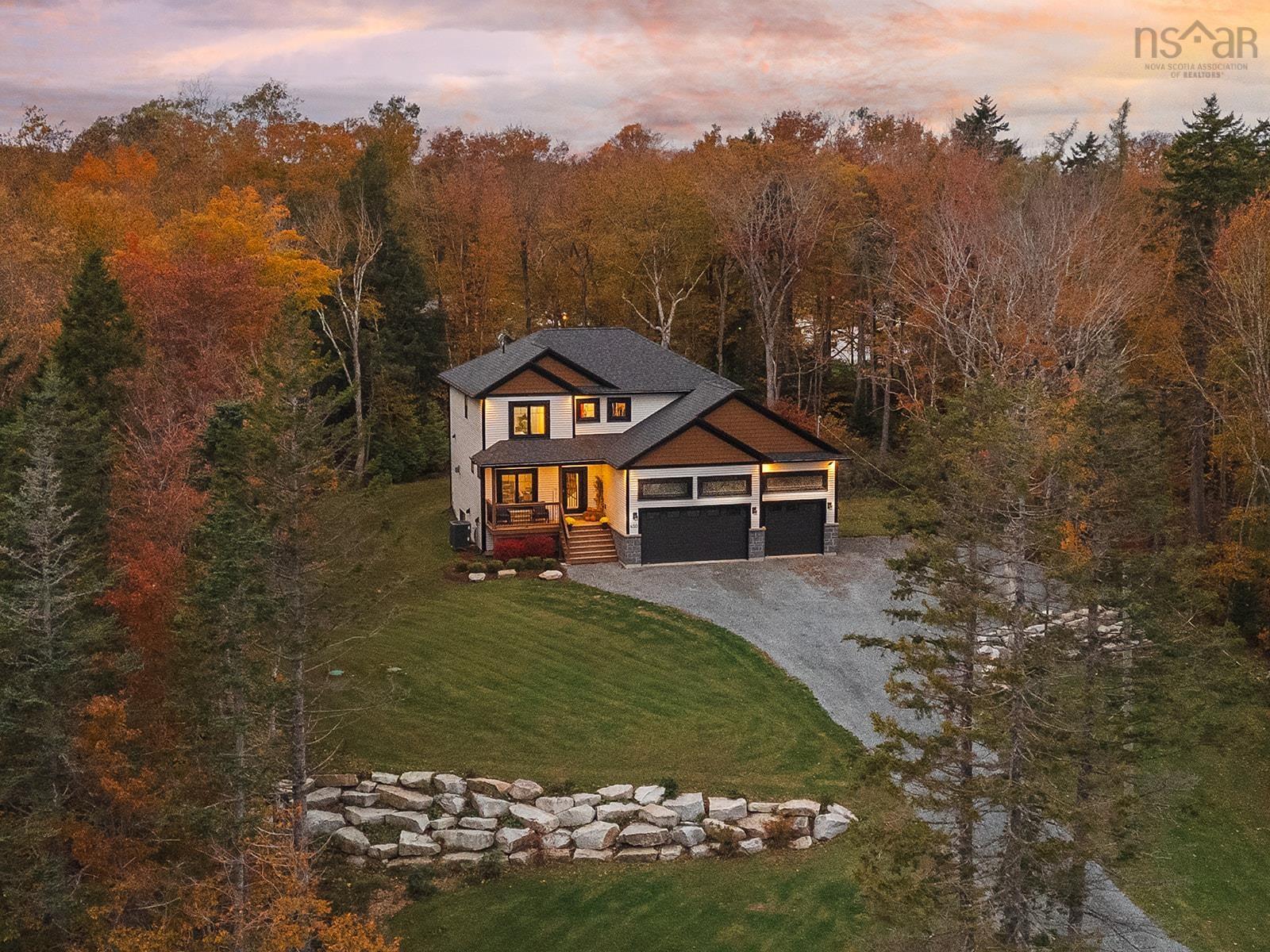 $944,900.00: 450 Paula Drive, Hammonds Plains