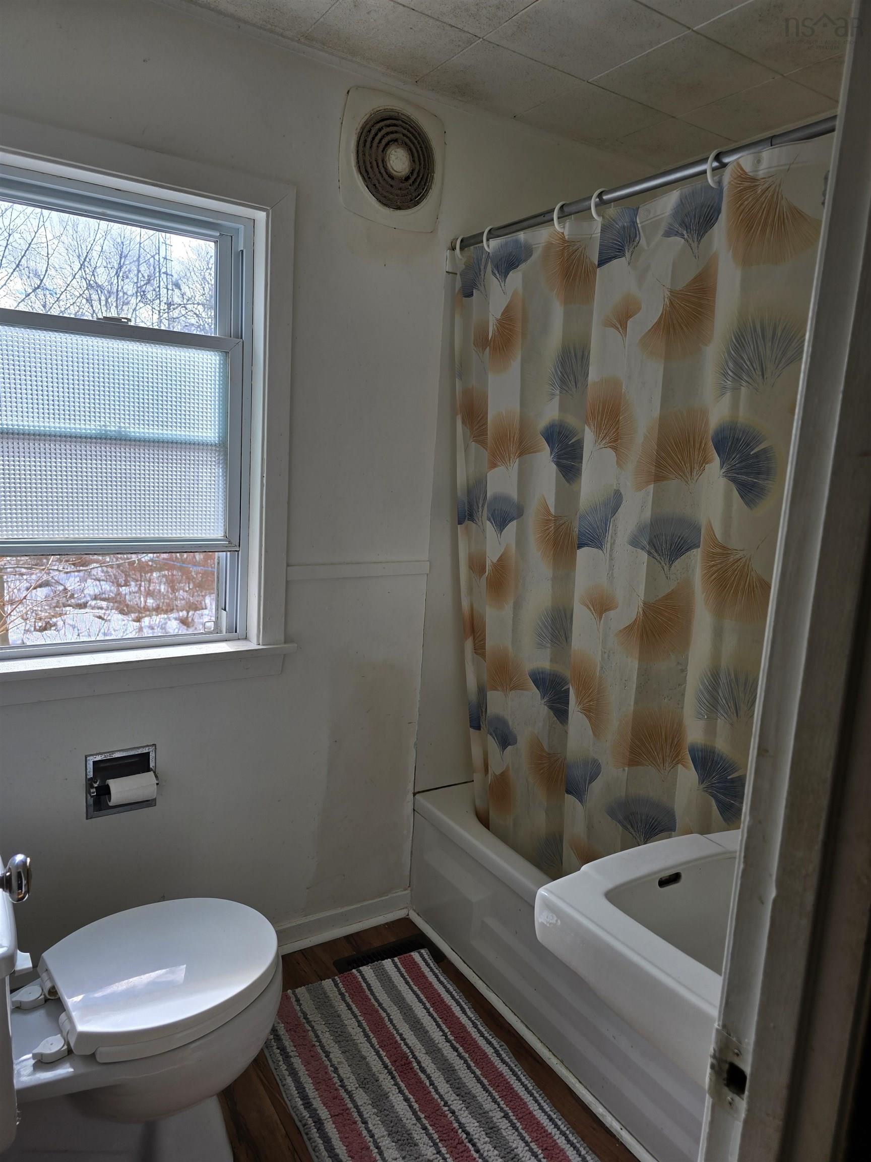 $289,900.00: 10 A & B Maple Lane, Western Shore