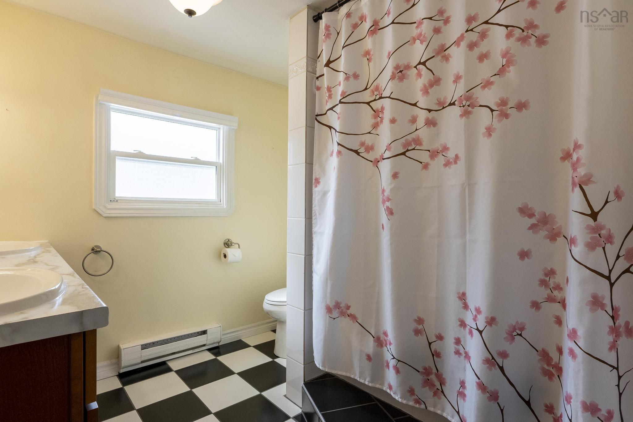 $399,900.00: 158 Middle Village Road, West Dover