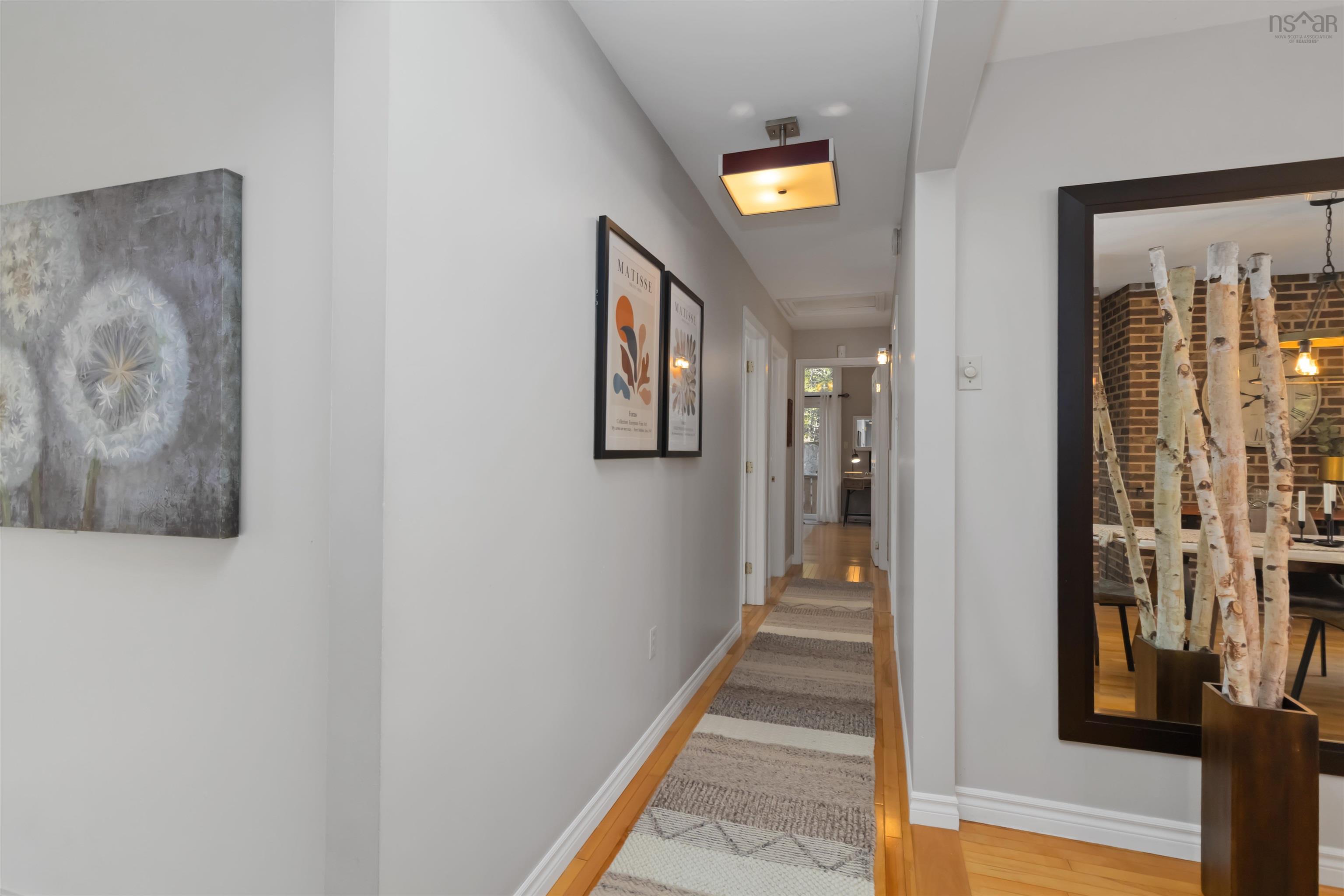 $699,900.00: 15 Village Crescent, Bedford
