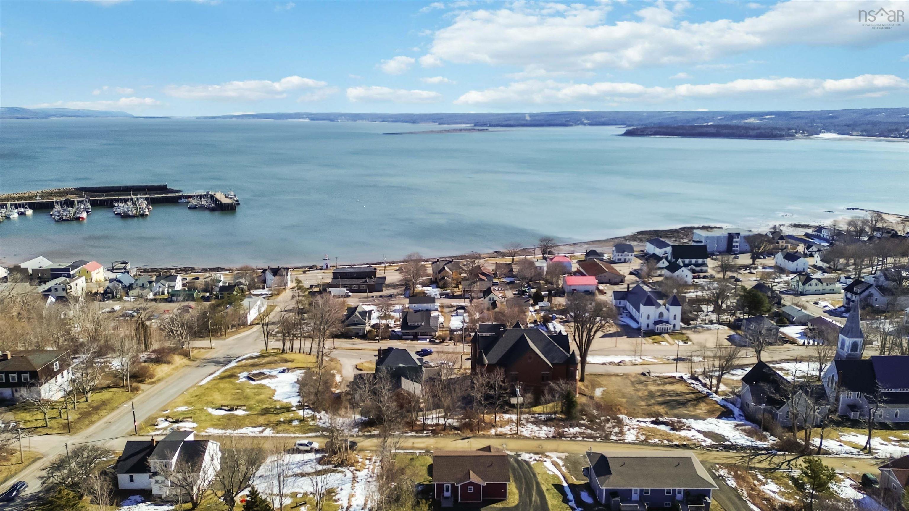 $389,900.00: 109 Second Avenue, Digby