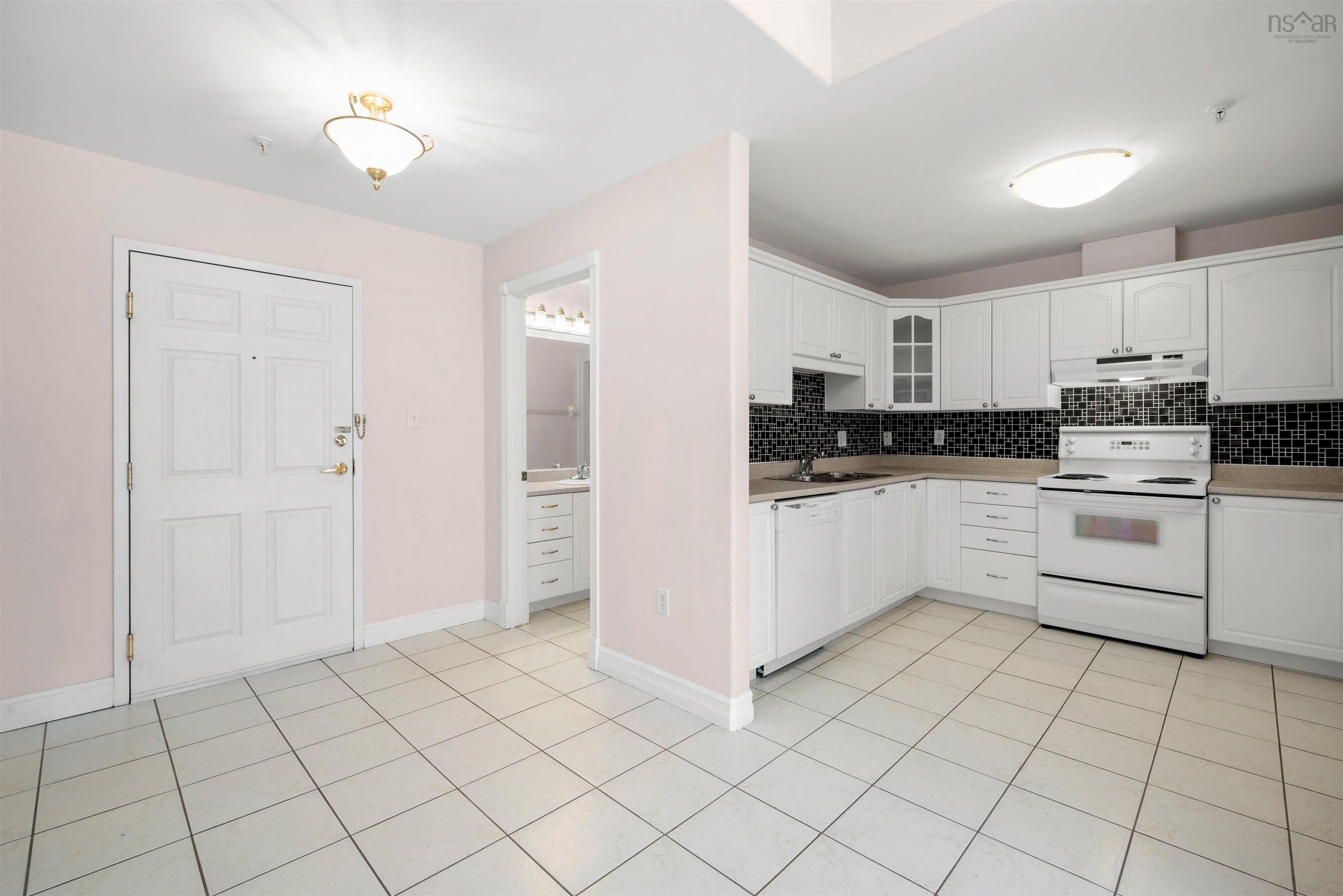 $390,000.00: 500 50 Nelsons Landing Boulevard, Bedford