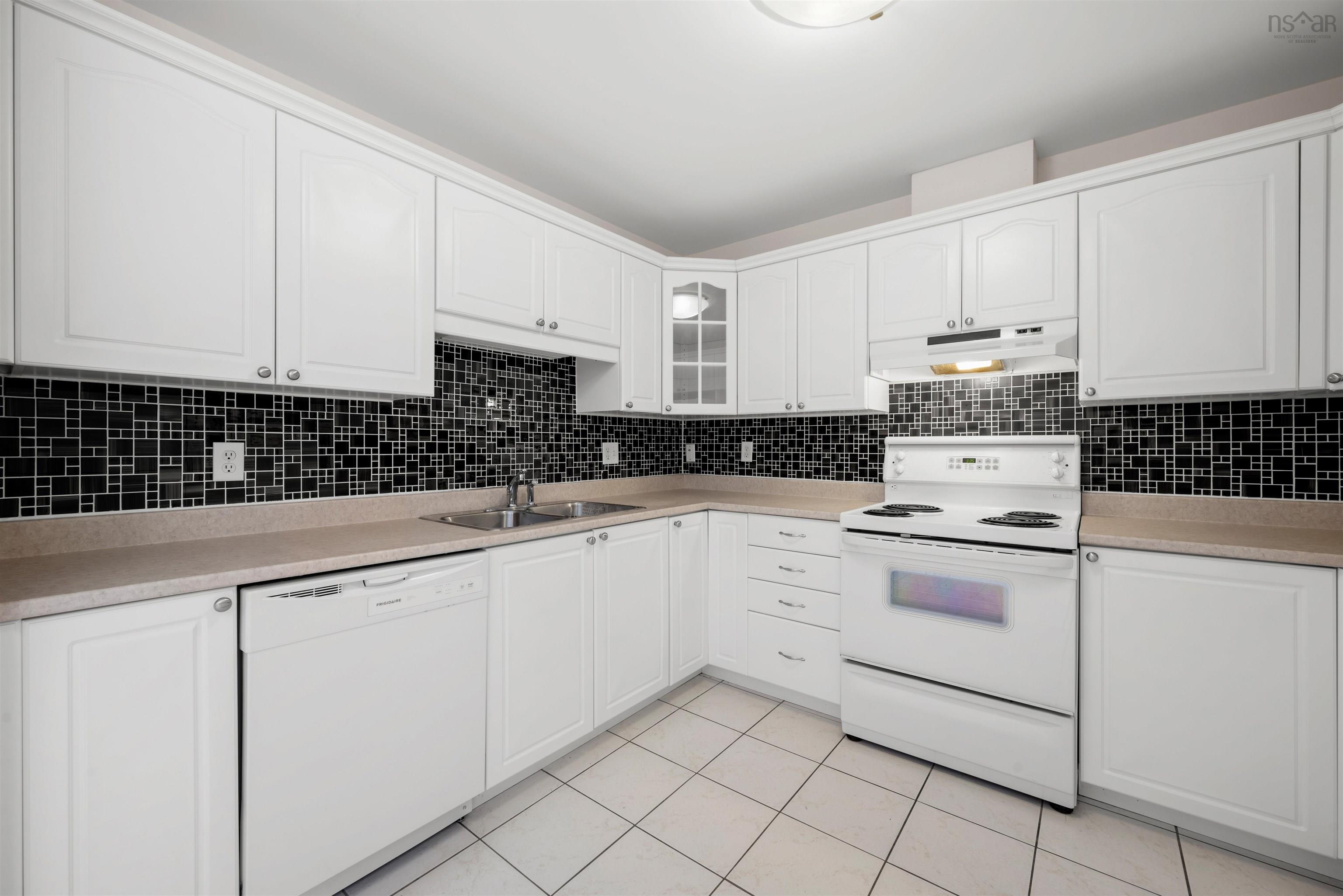 $390,000.00: 500 50 Nelsons Landing Boulevard, Bedford