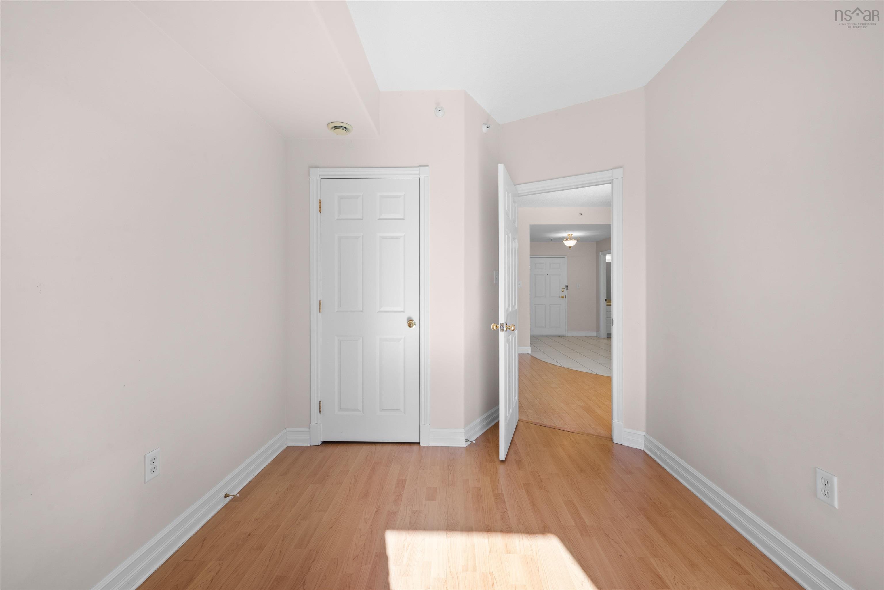 $390,000.00: 500 50 Nelsons Landing Boulevard, Bedford