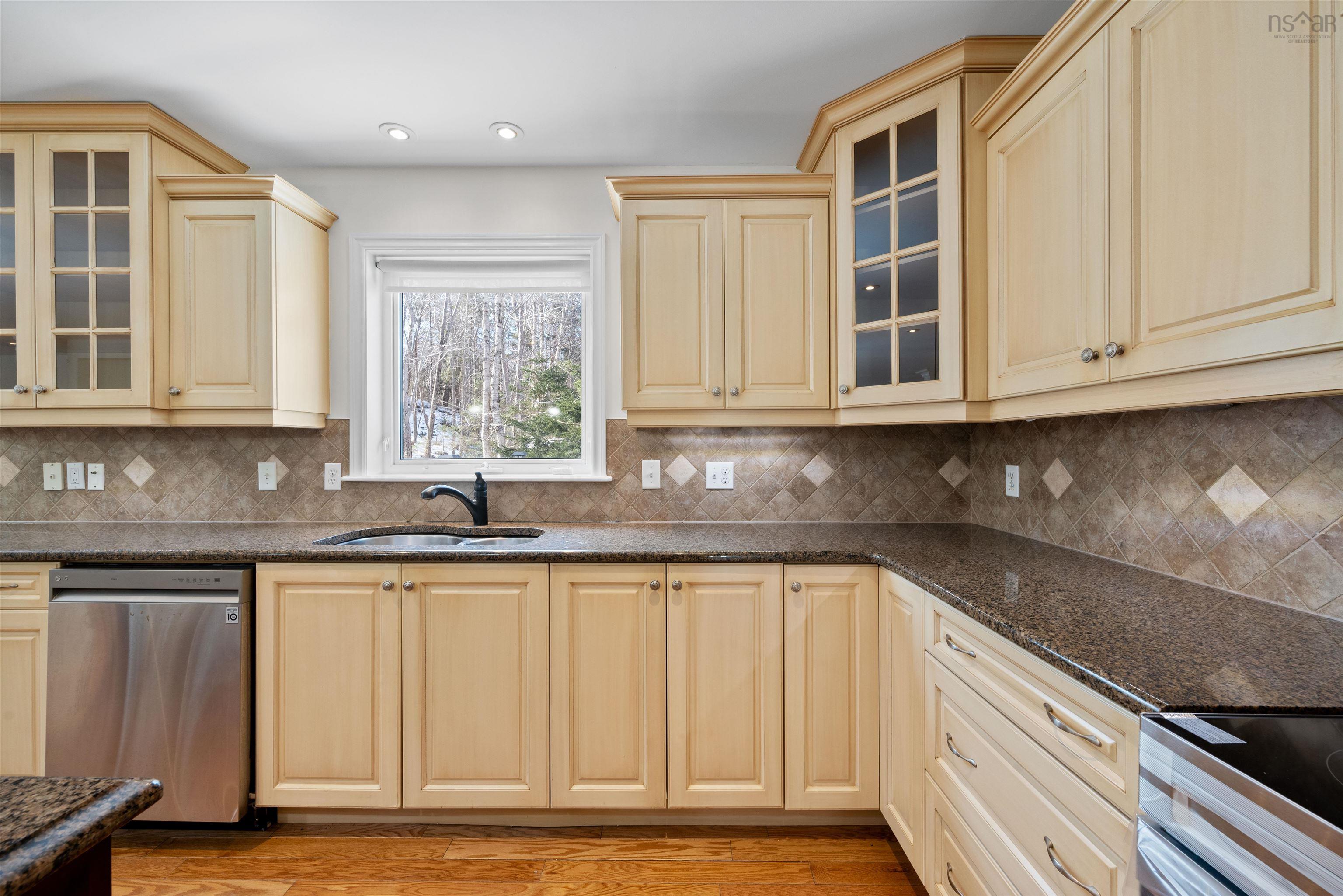 $999,000.00: 54 Ahmadi Crescent, Bedford South