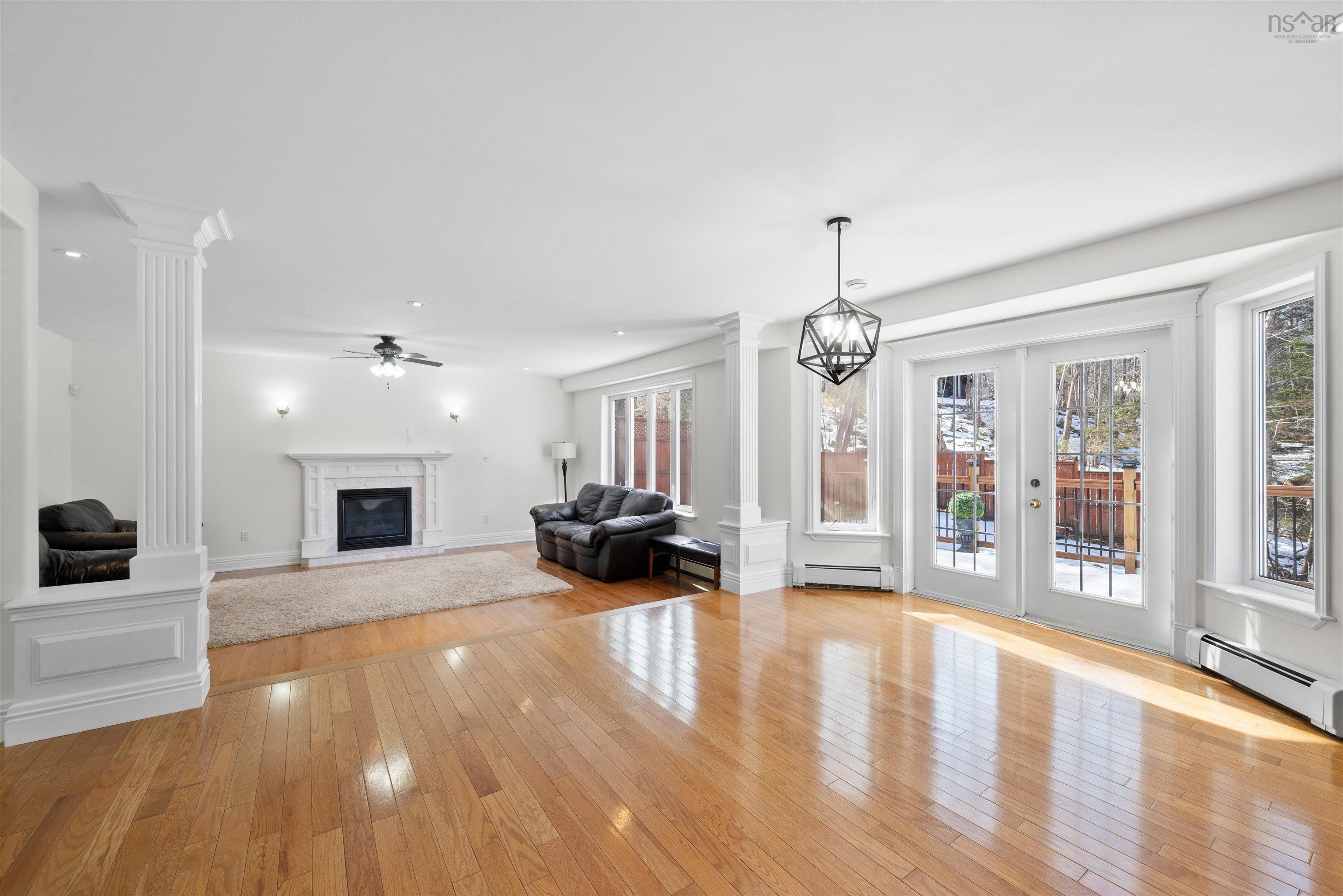 $999,000.00: 54 Ahmadi Crescent, Bedford South