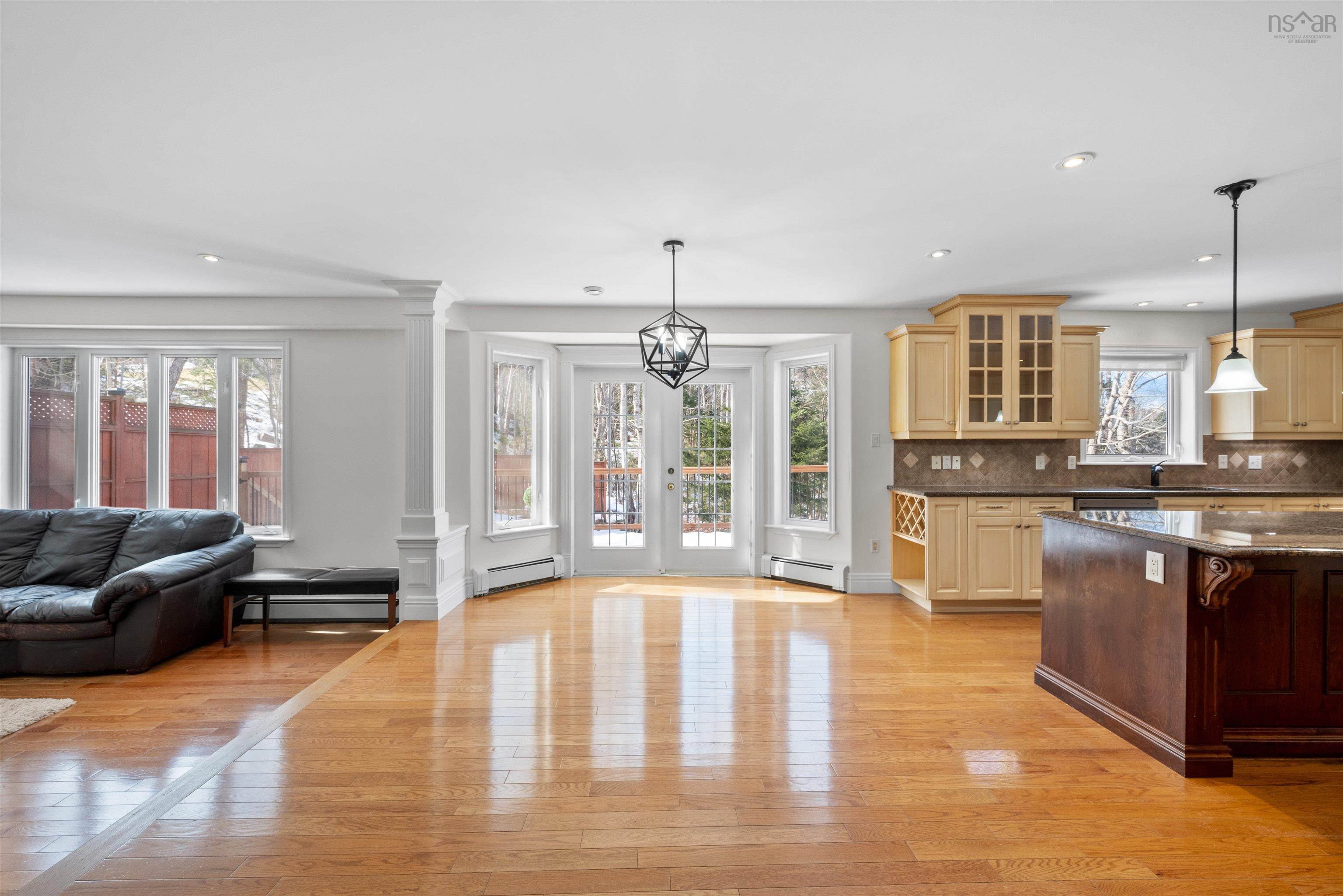 $999,000.00: 54 Ahmadi Crescent, Bedford South