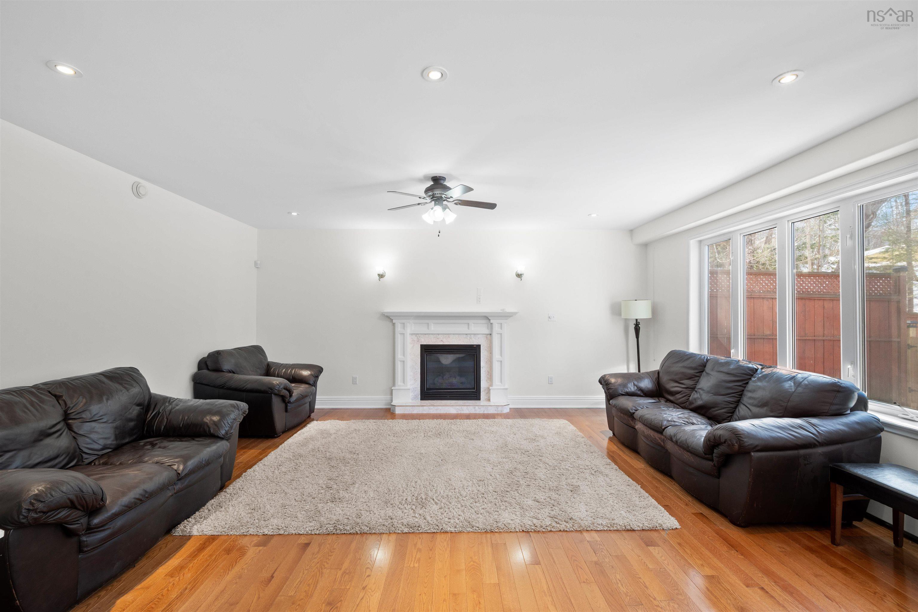 $999,000.00: 54 Ahmadi Crescent, Bedford South