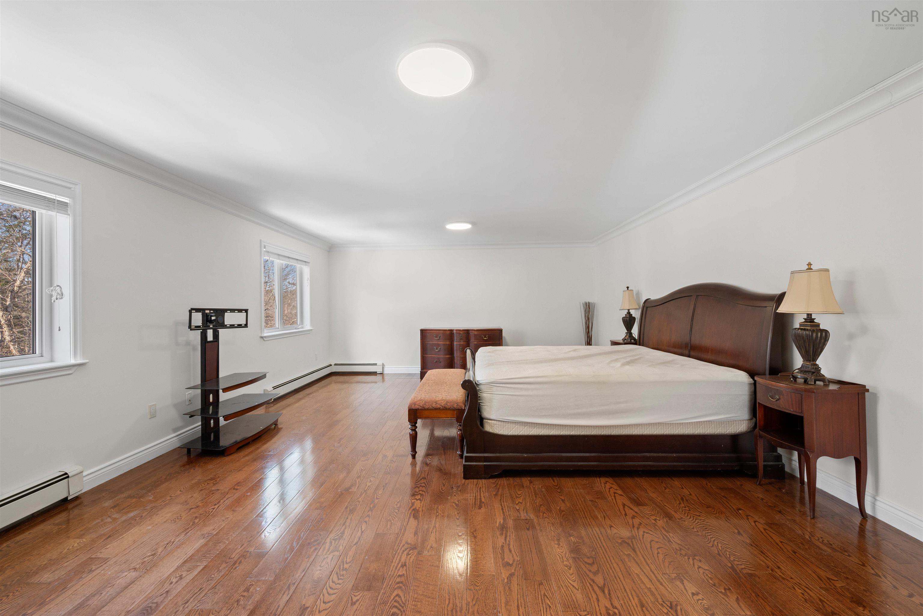 $999,000.00: 54 Ahmadi Crescent, Bedford South