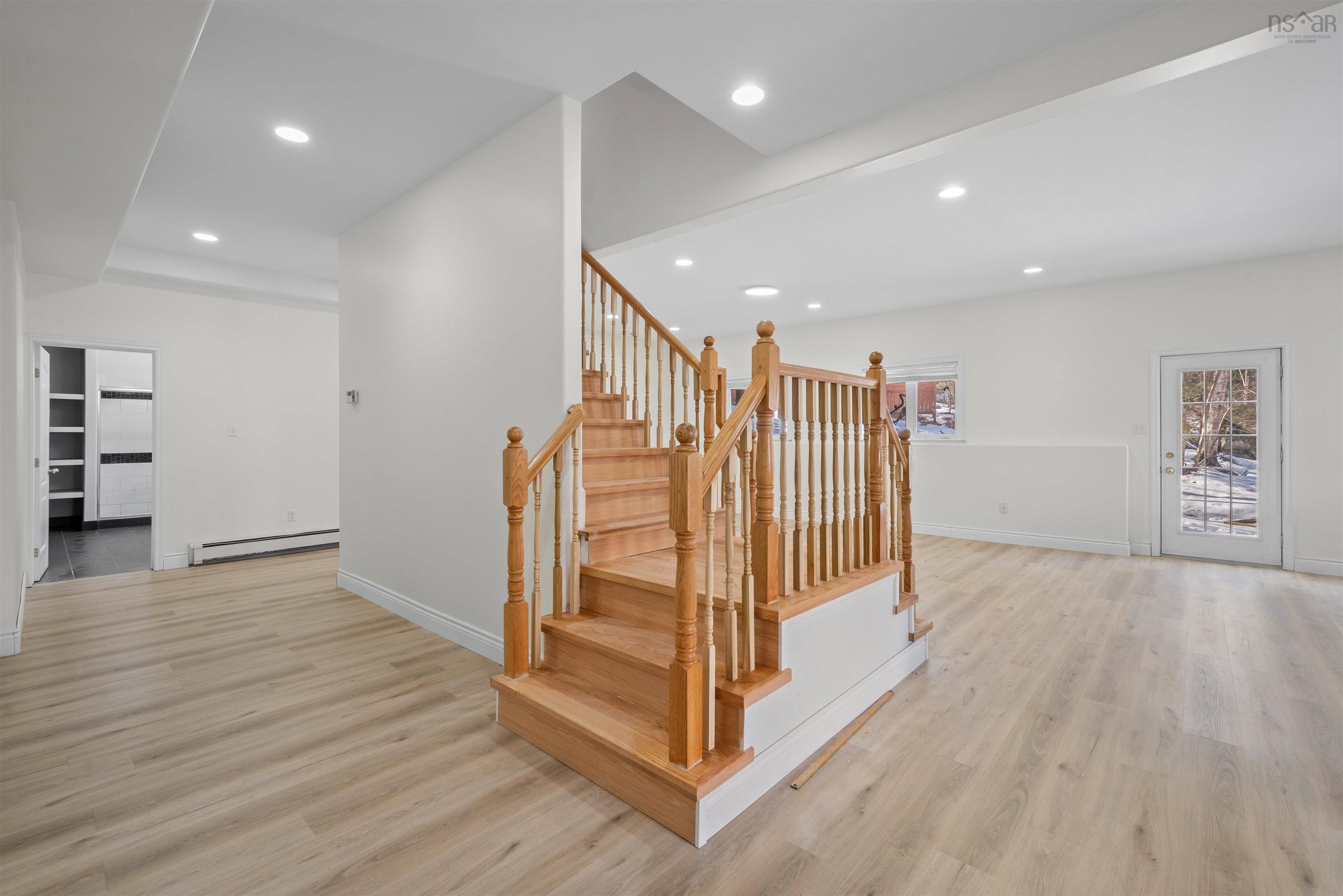$999,000.00: 54 Ahmadi Crescent, Bedford South