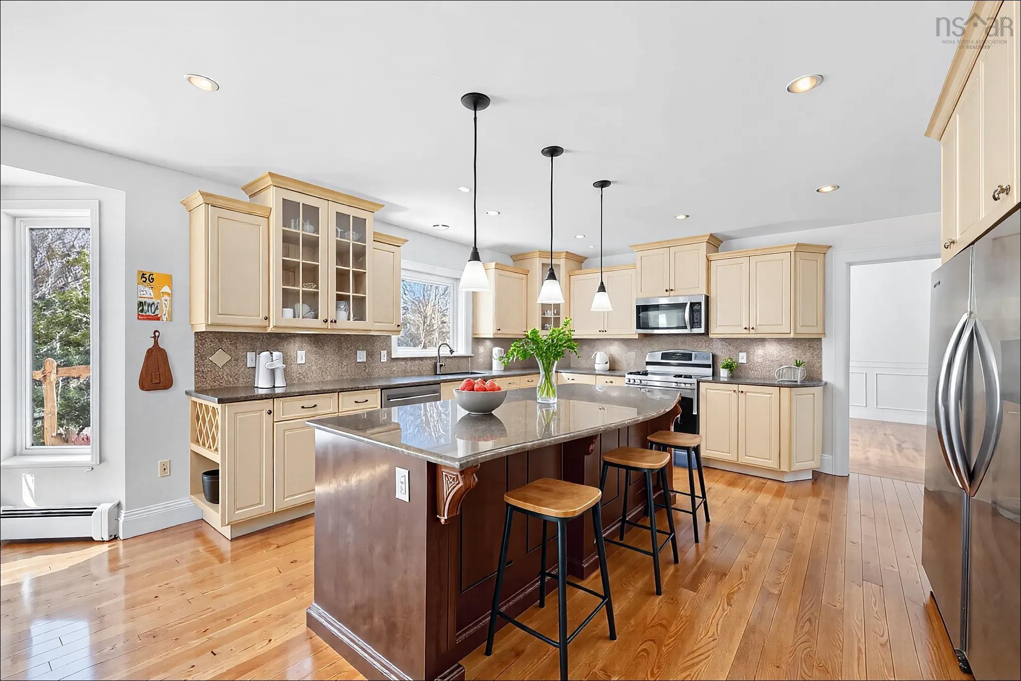 $999,000.00: 54 Ahmadi Crescent, Bedford South