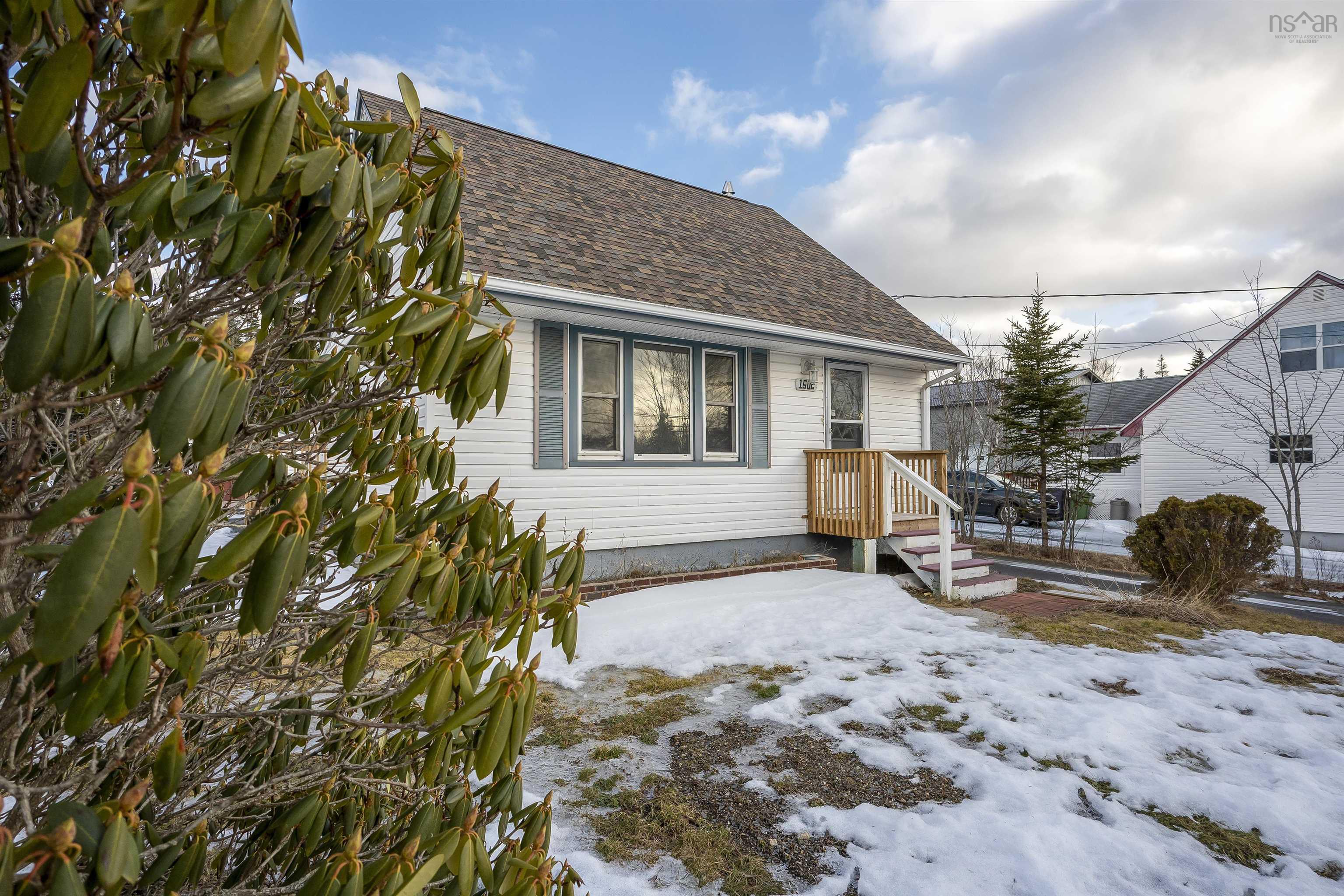 $349,900.00: 1502 Prospect Road, Hatchet Lake