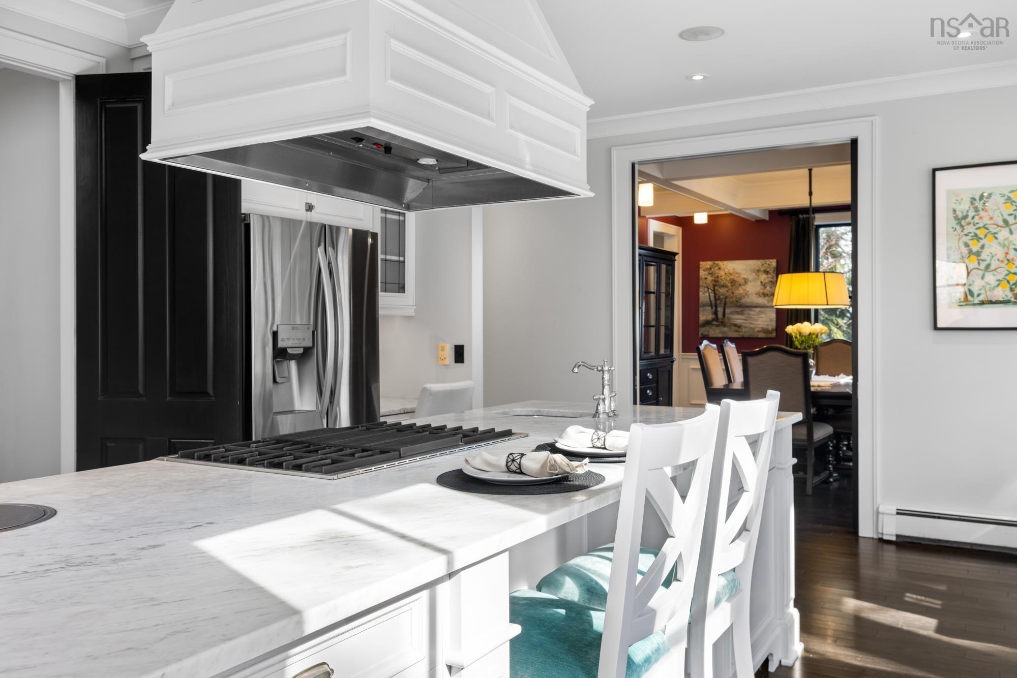$1,895,000.00: 15 Pinehaven Drive, Halifax