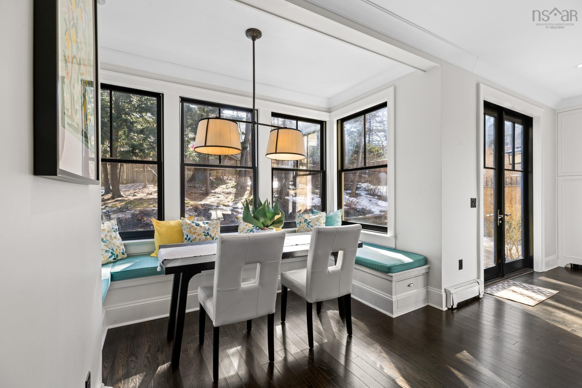 $1,895,000.00: 15 Pinehaven Drive, Halifax