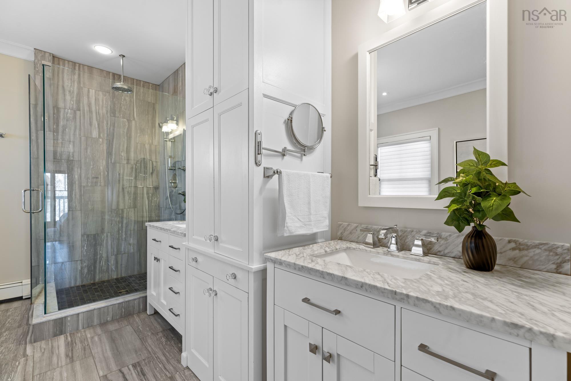 $1,895,000.00: 15 Pinehaven Drive, Halifax