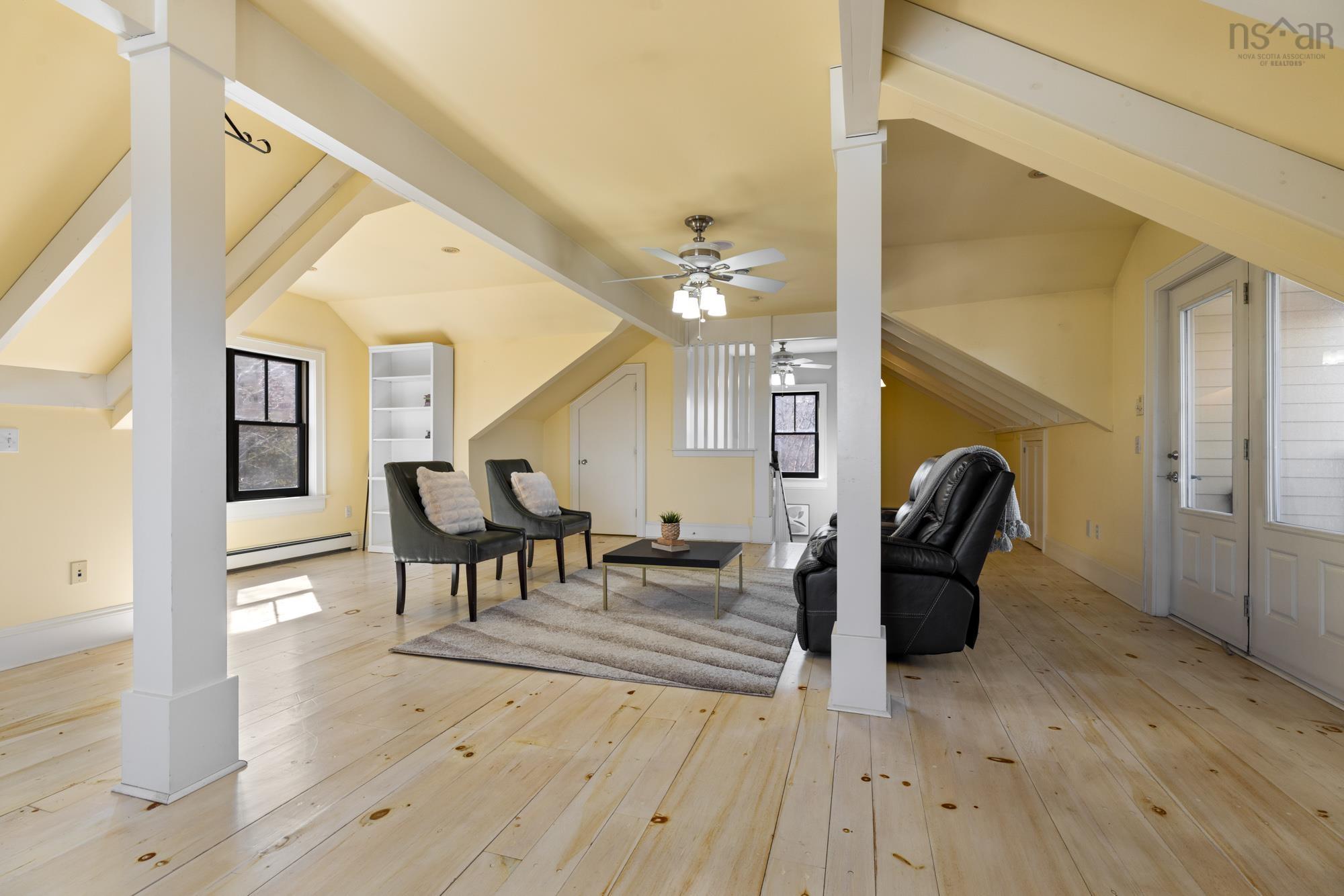 $1,895,000.00: 15 Pinehaven Drive, Halifax