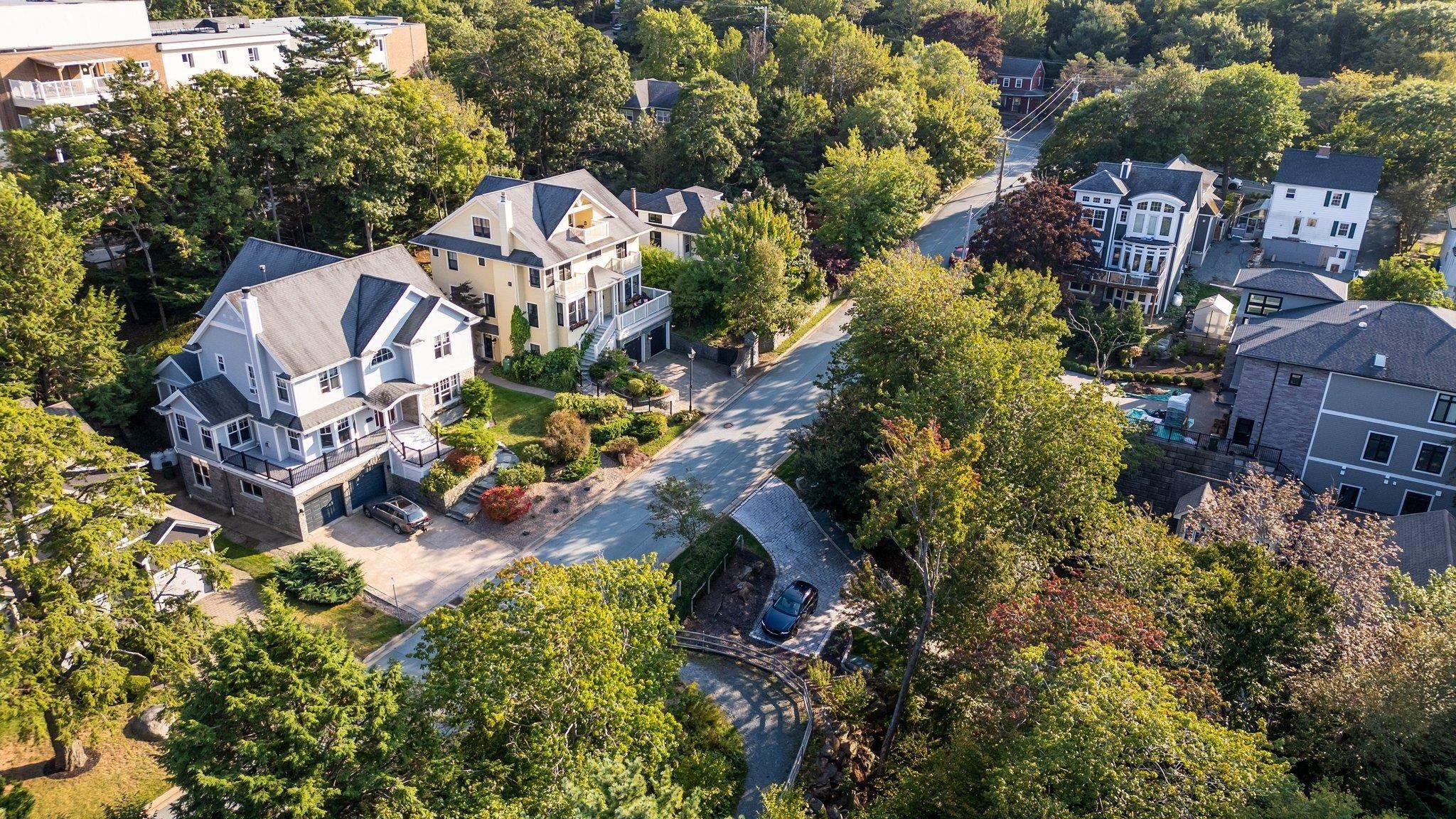 $1,895,000.00: 15 Pinehaven Drive, Halifax