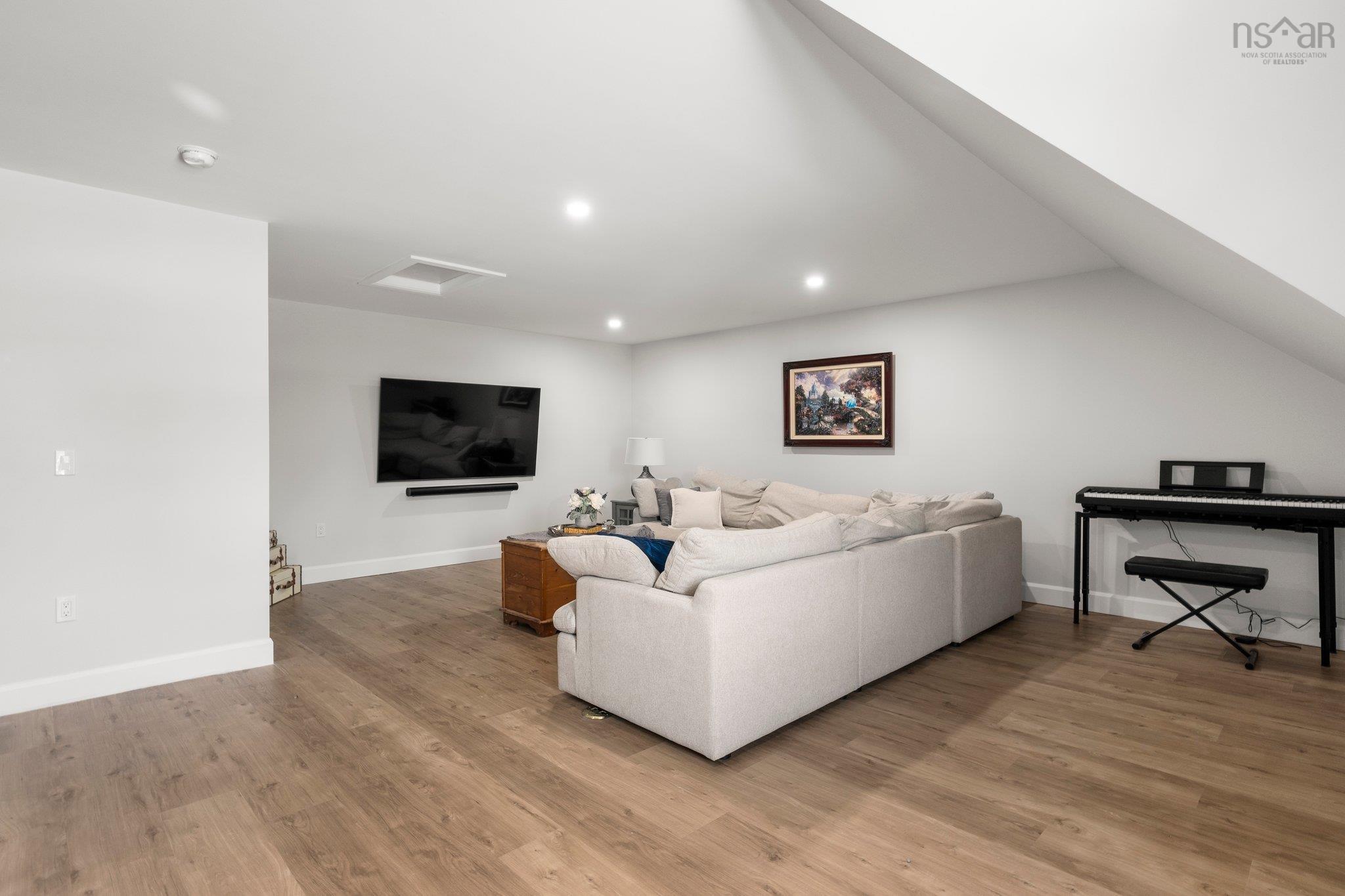 $779,900.00: 103 78 Loon Point Trail, East Uniacke