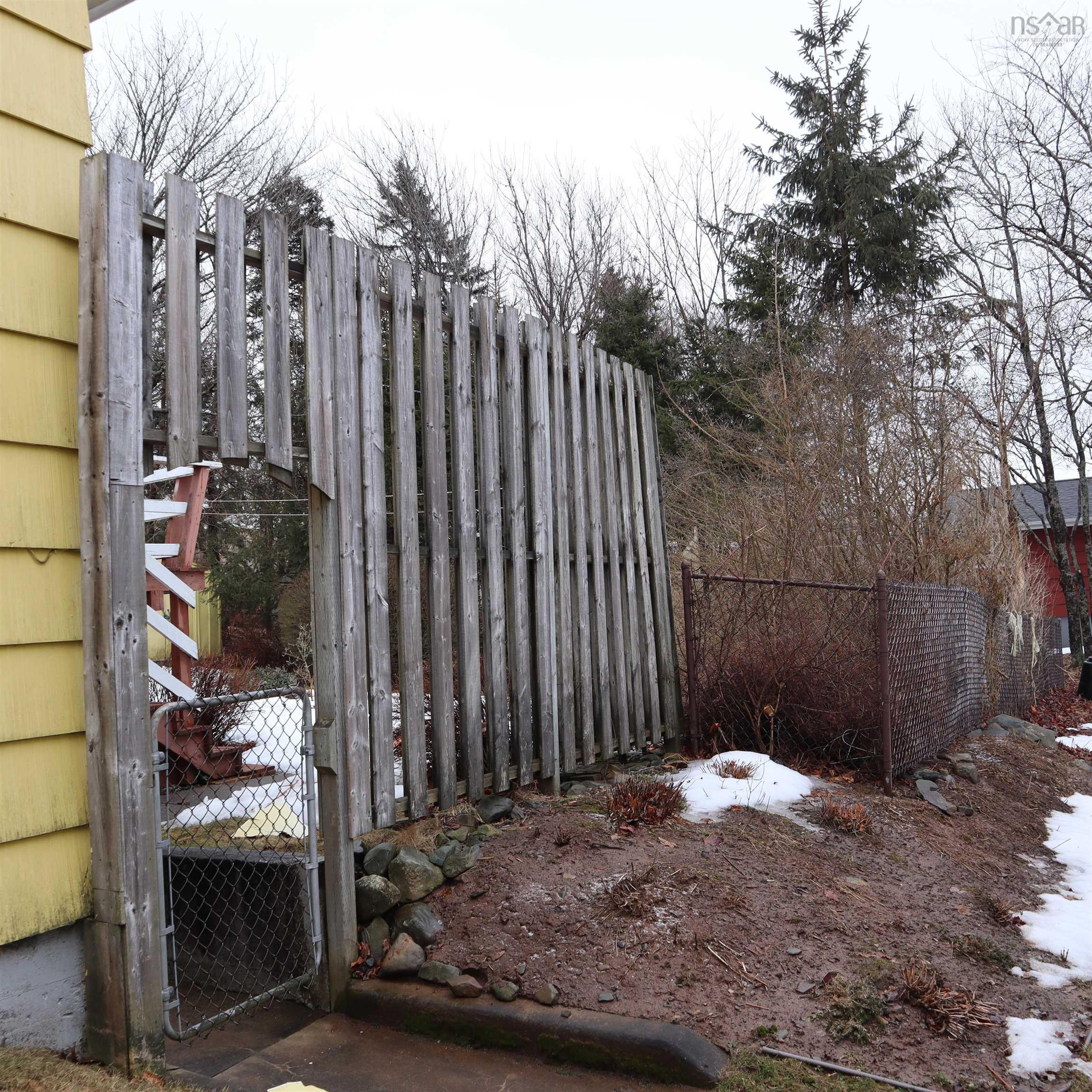 $425,000.00: 17 Gourok Avenue, Dartmouth