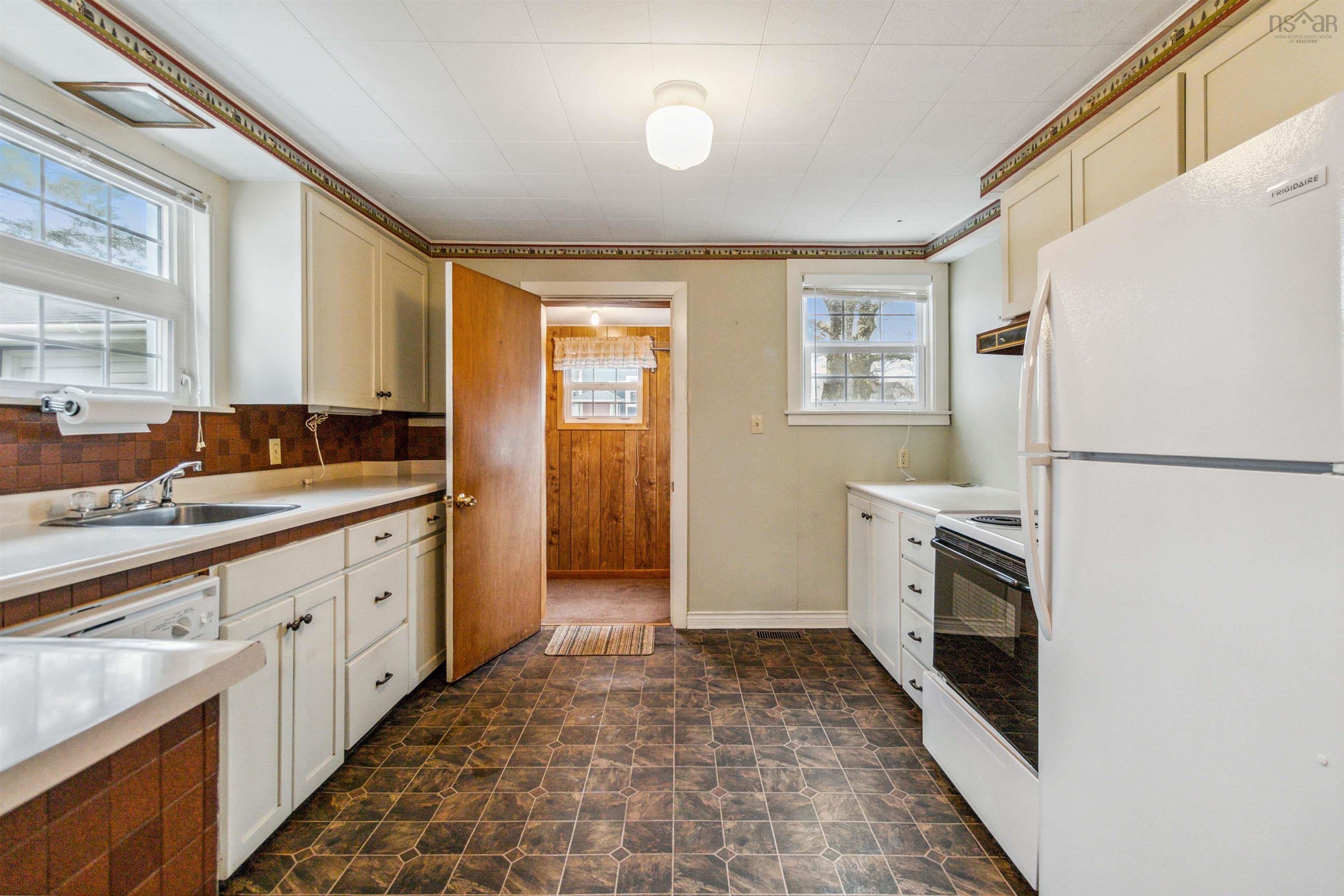 $249,900.00: 169 School Street, New Germany