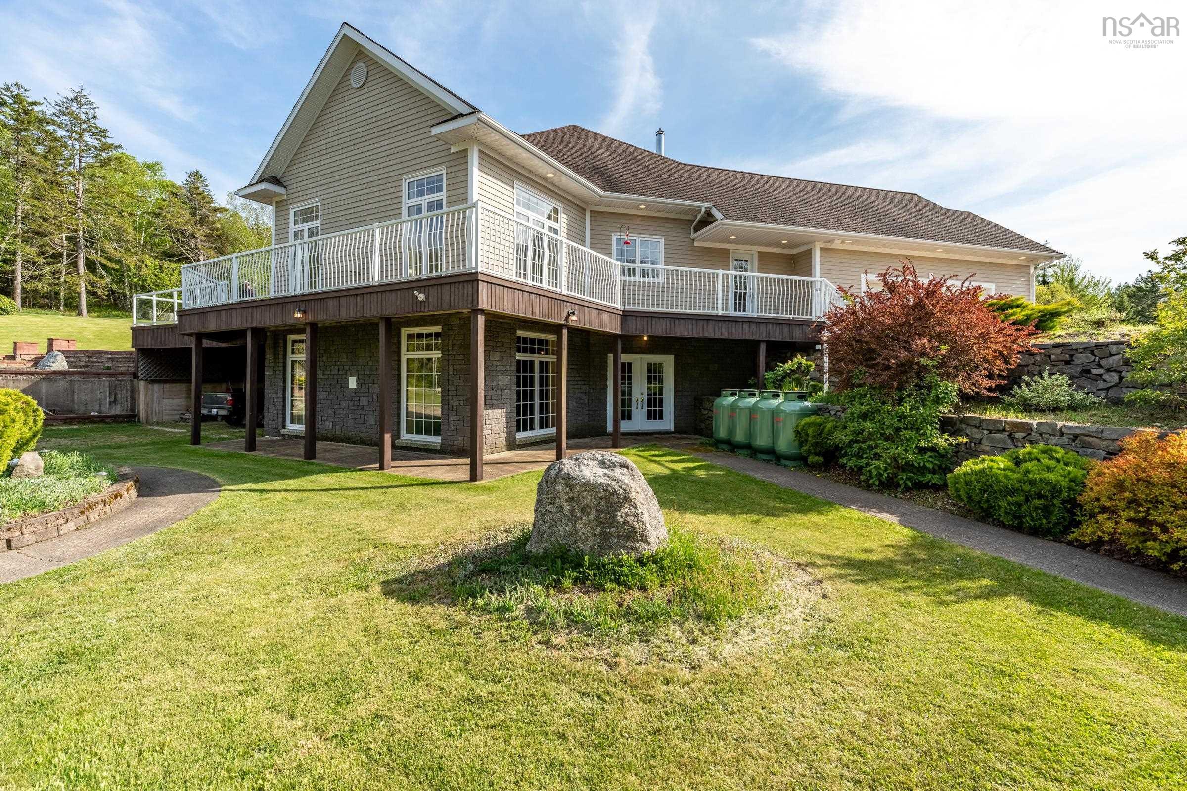 $729,000.00: 5602 Highway 340, Hassett