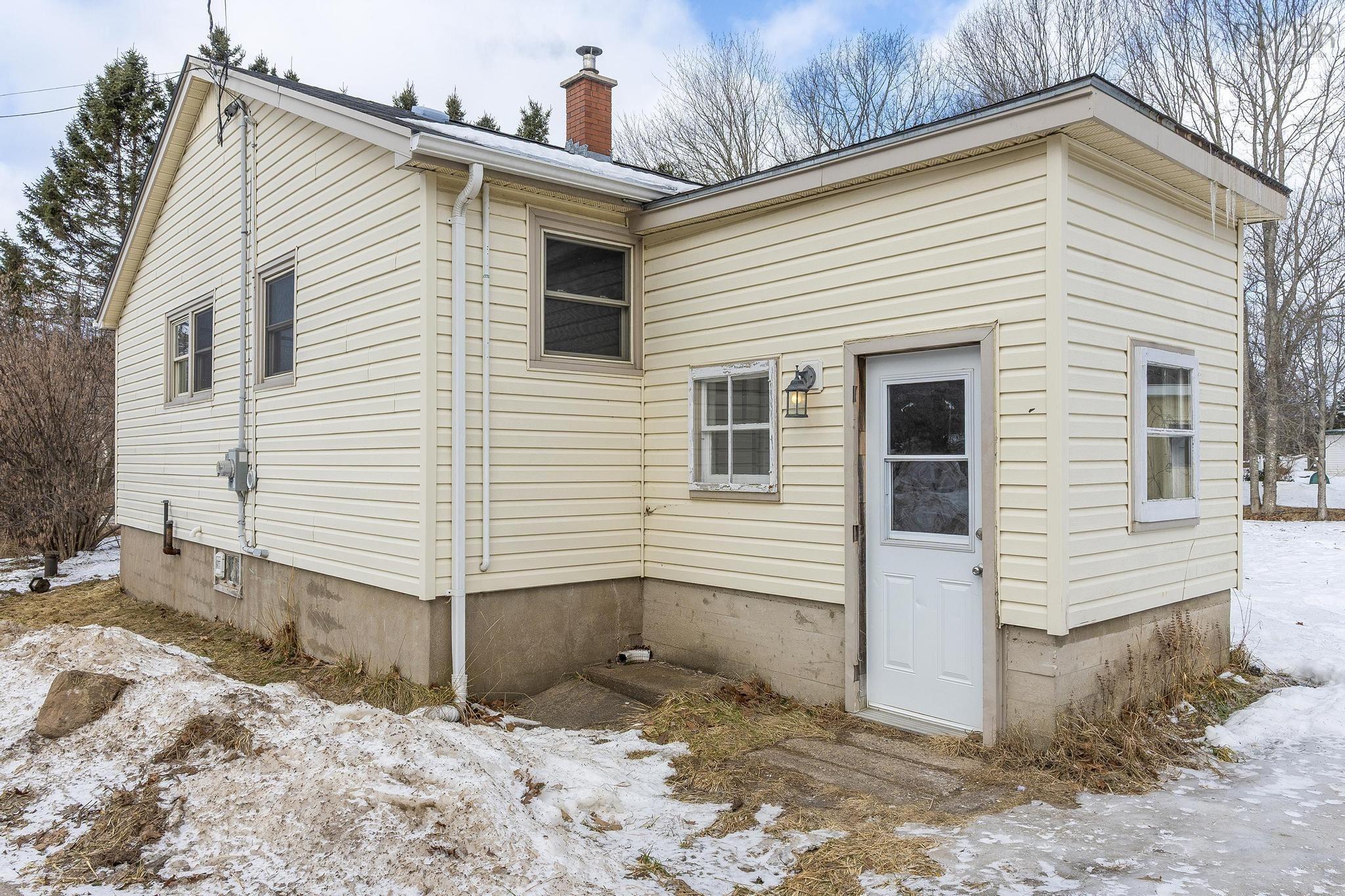 $209,900.00: 294 Dodge Road, Wilmot