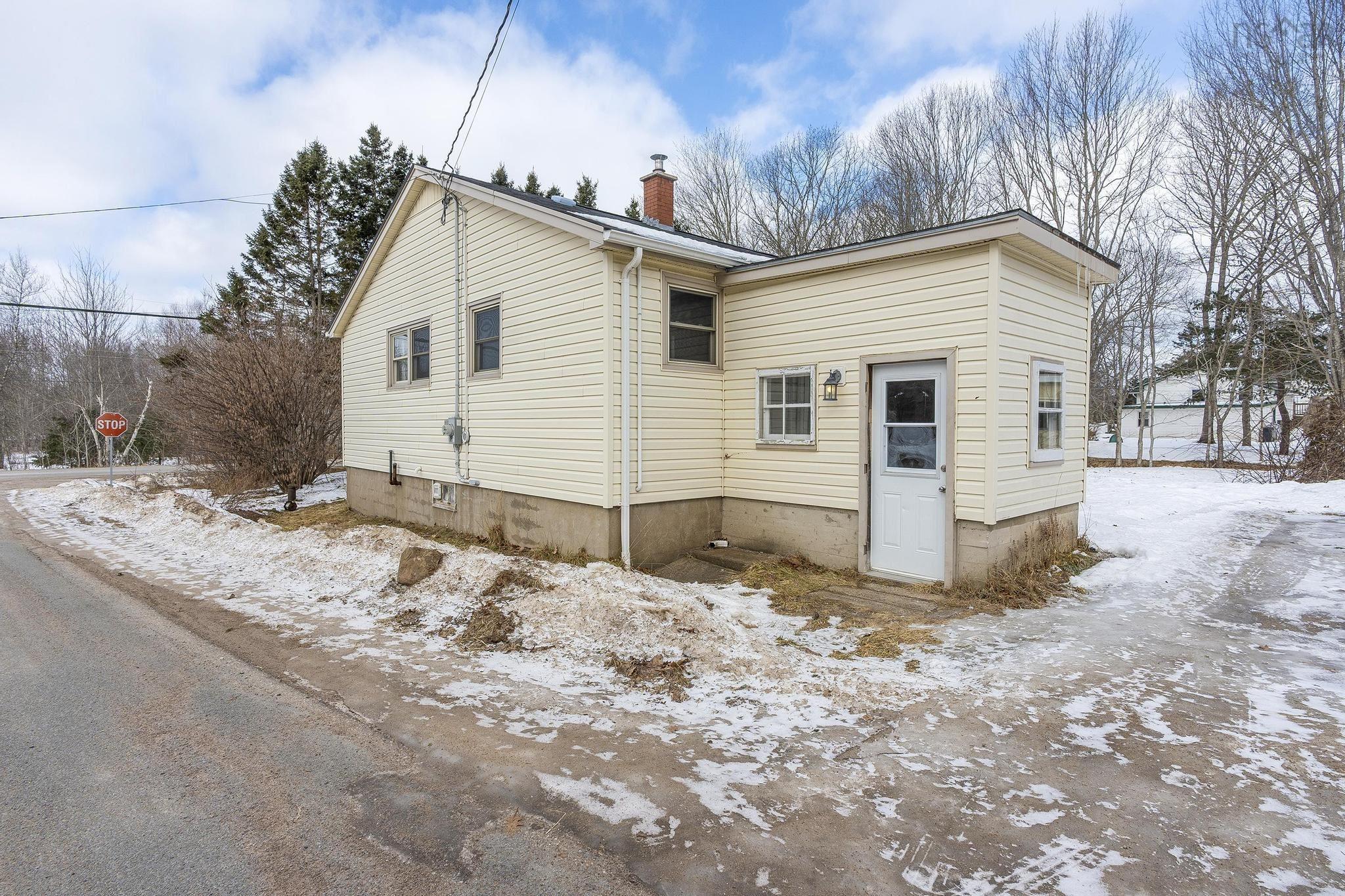 $209,900.00: 294 Dodge Road, Wilmot